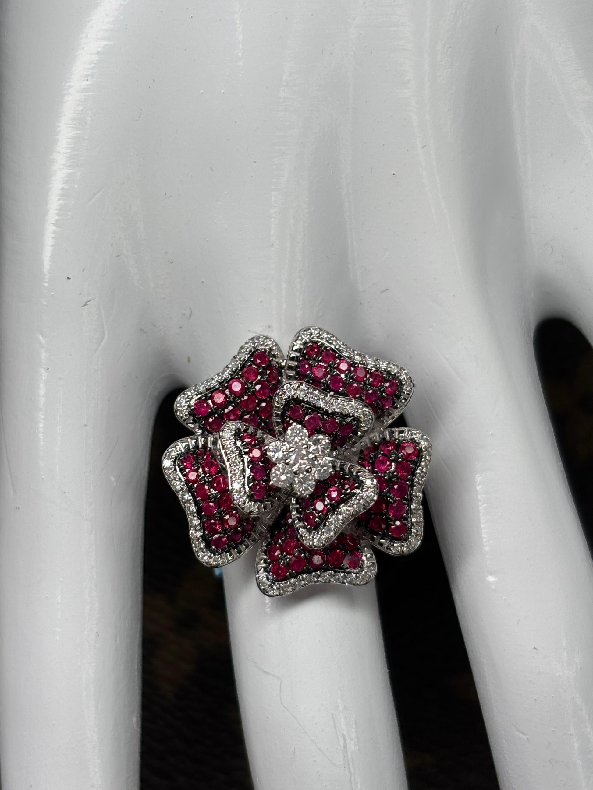Ring White Gold 18K w/Rubies & Diamonds