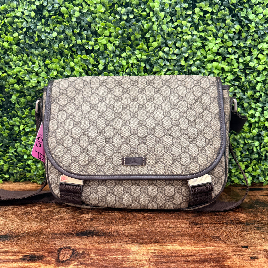 Gucci GG Supreme Canvas Messenger Bag