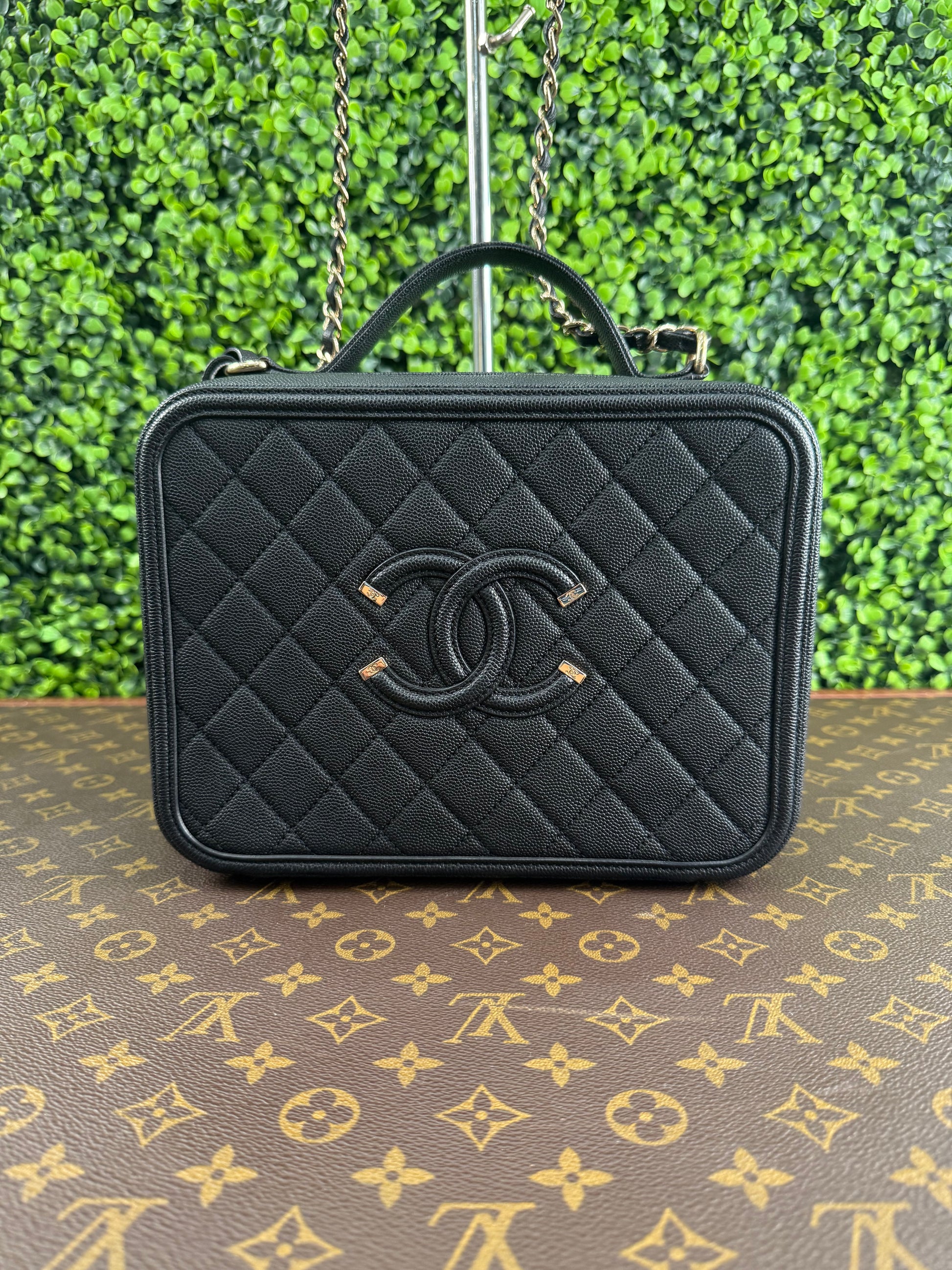Chanel Filigree Quilted Caviar Vanity Case