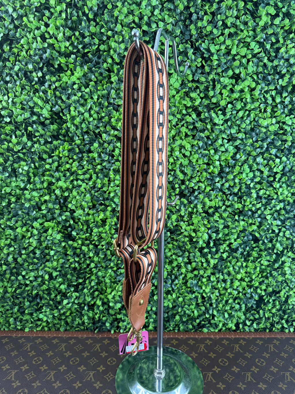 Chain-Styled Brown Strap
