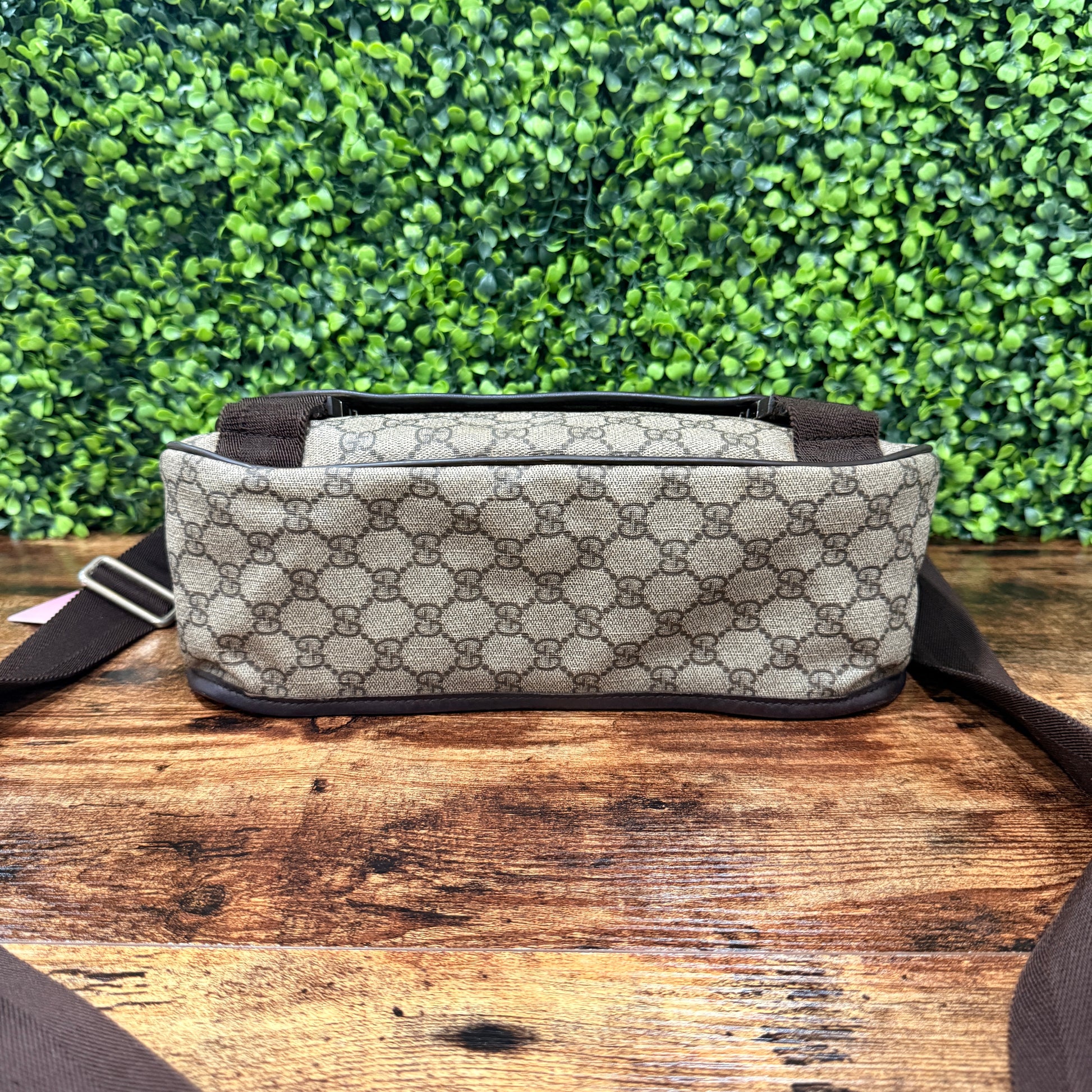 Gucci GG Supreme Canvas Messenger Bag