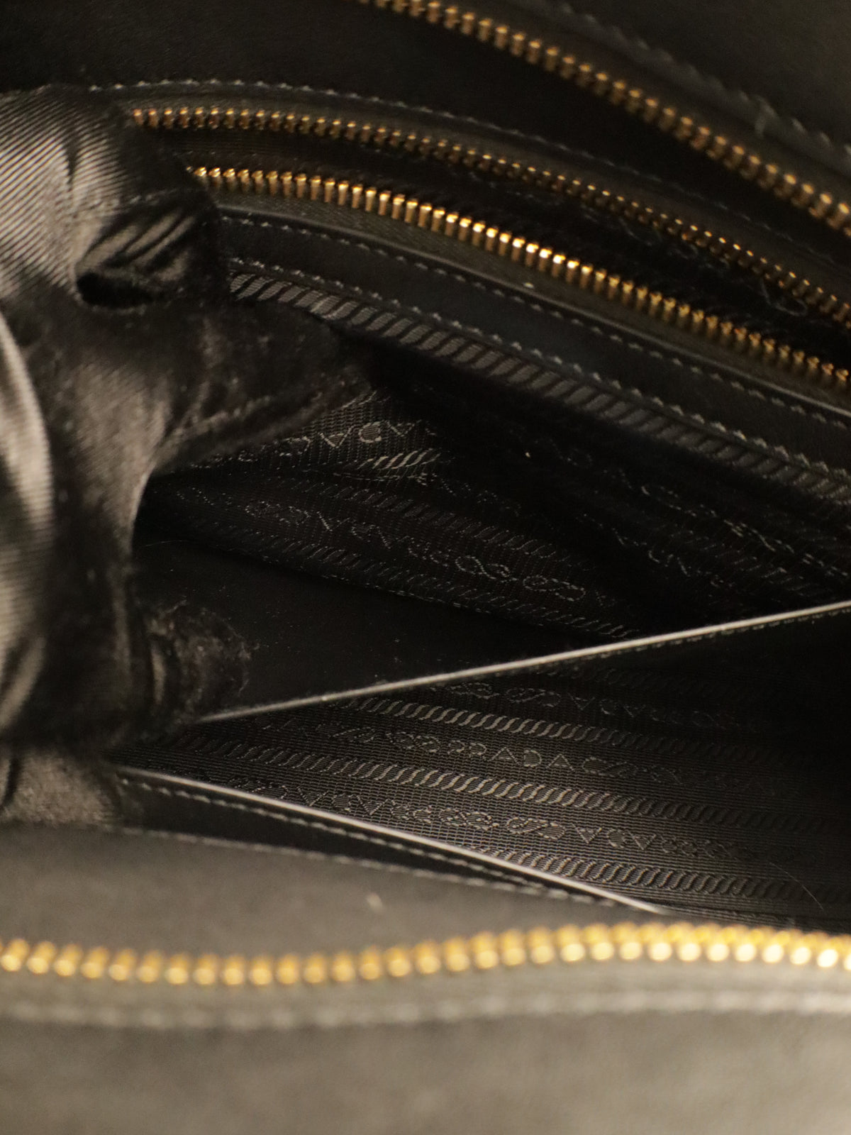 Prada Esplanade Saffiano Leather Bicolor Red/Black