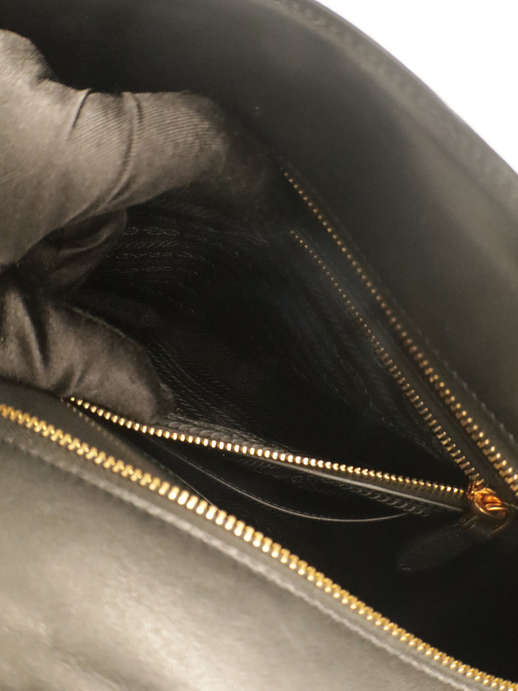 Prada Esplanade Saffiano Leather Bicolor Red/Black