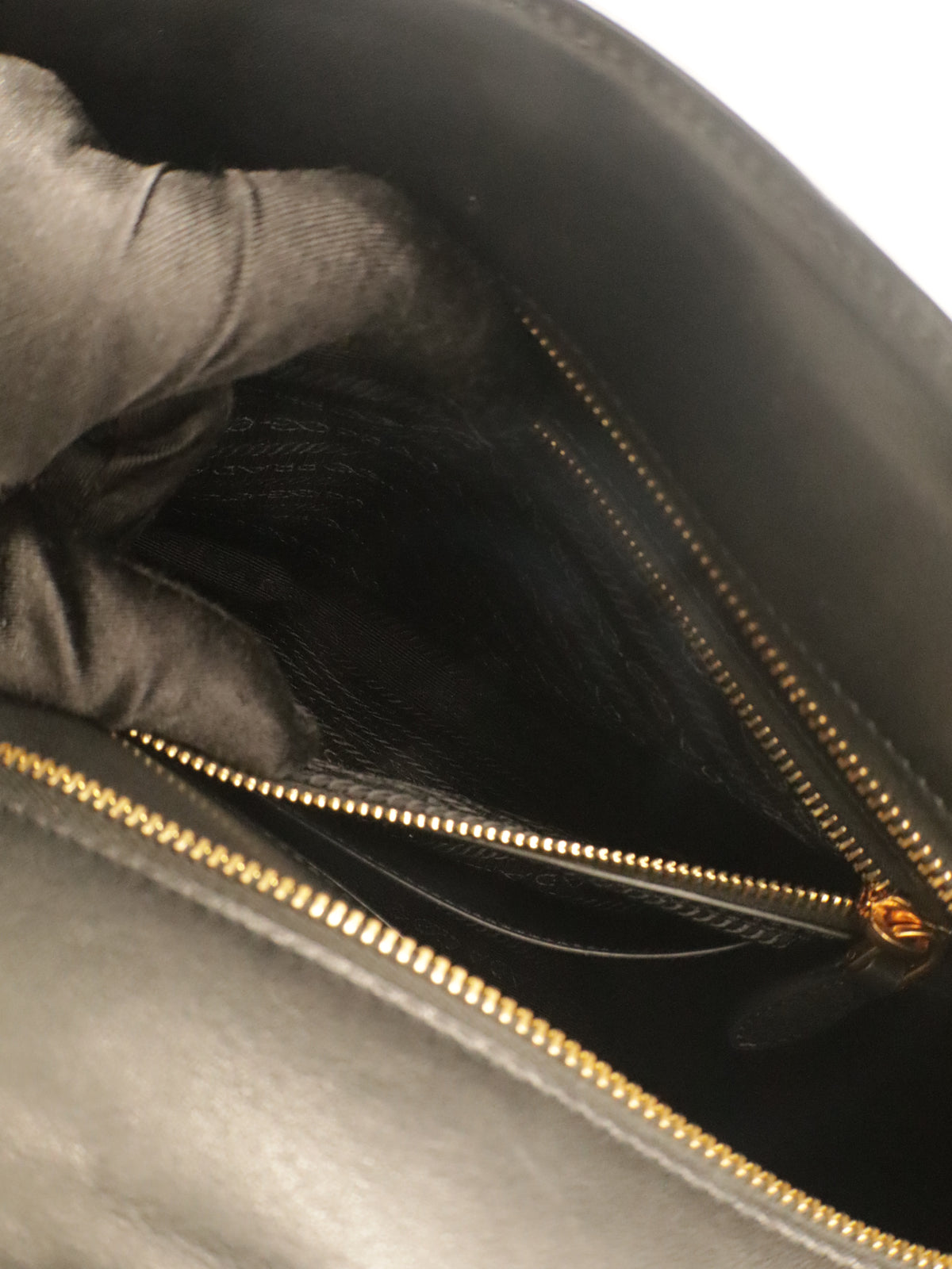 Prada Esplanade Saffiano Leather Bicolor Red/Black