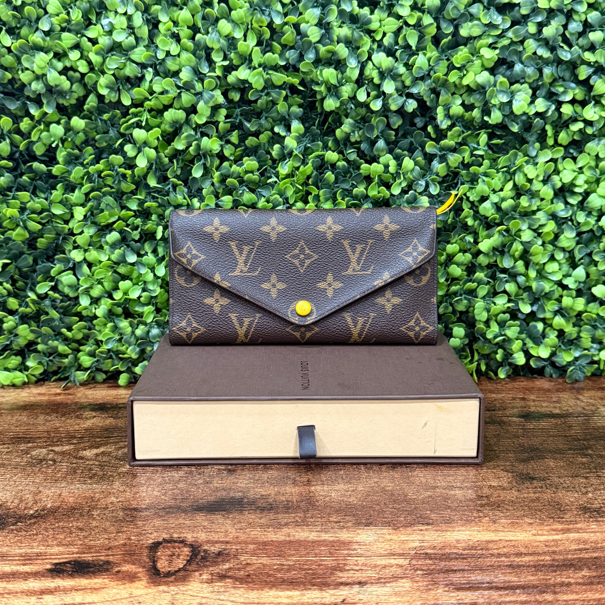 Louis Vuitton Josephine Wallet