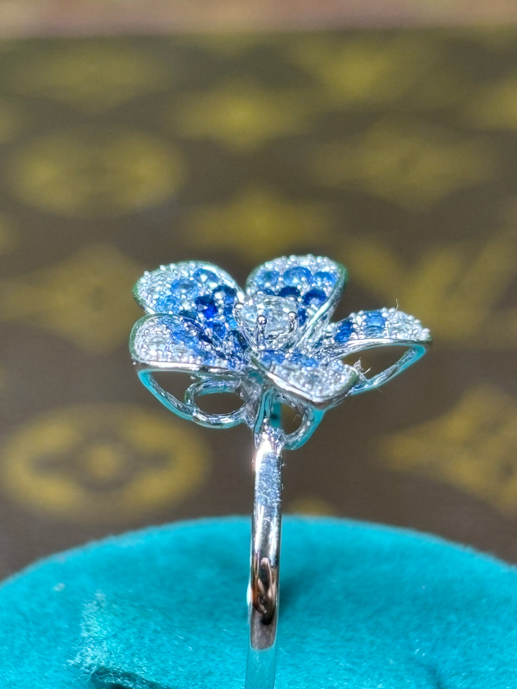 Ring White Gold 18K & Blue Sapphires