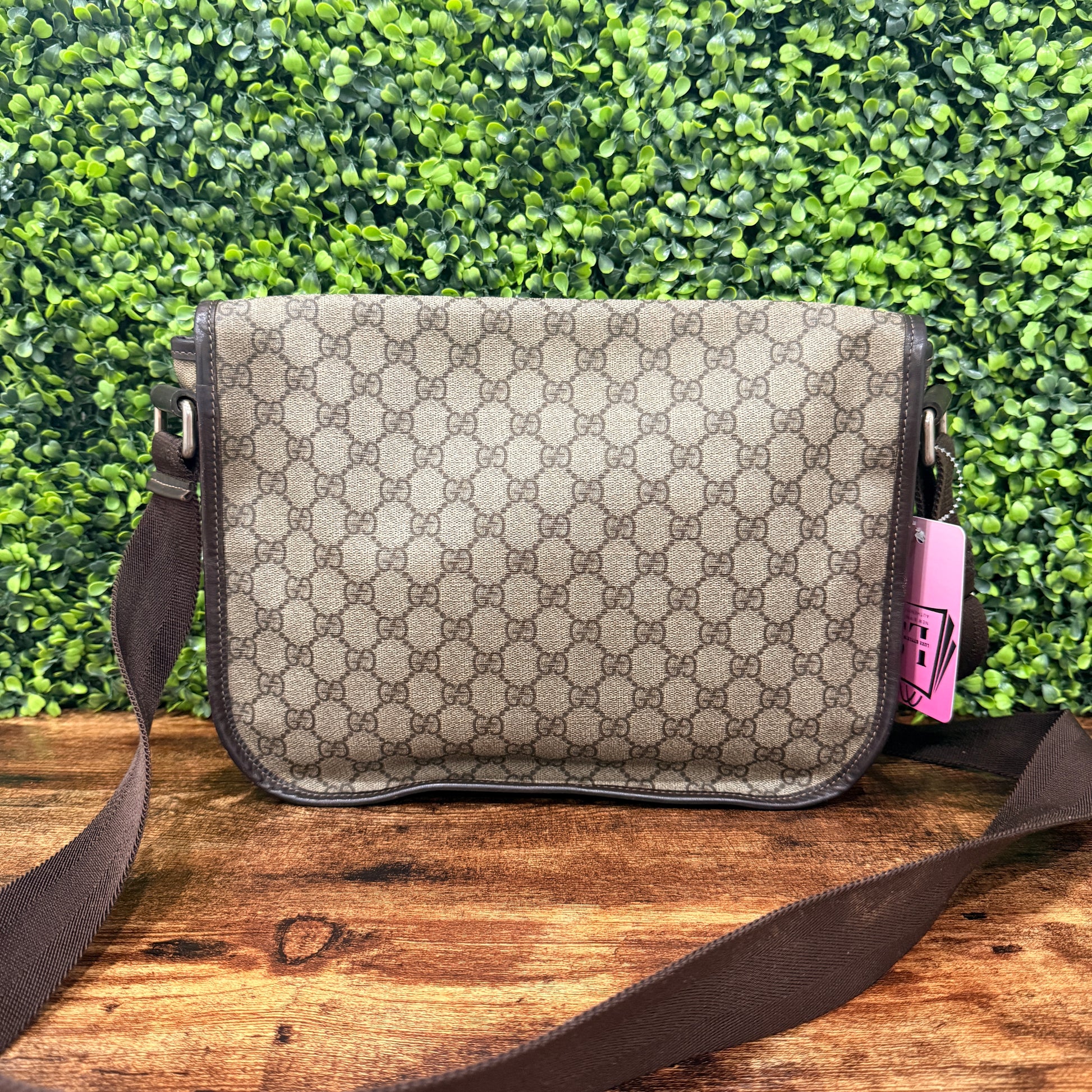 Gucci GG Supreme Canvas Messenger Bag