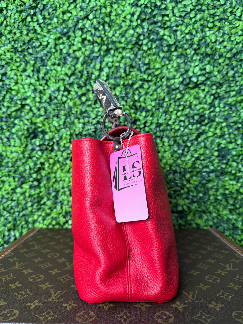 Louis Vuitton Capucines MM Red
