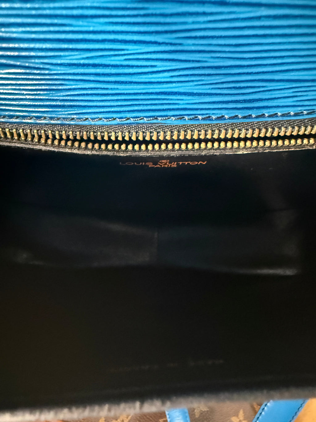 Louis Vuitton Saint Cloud Epi Blue