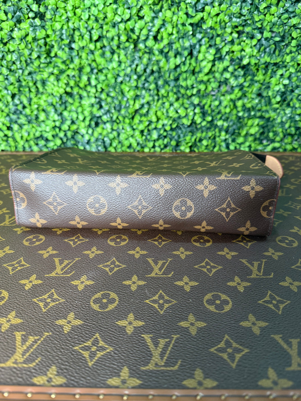 Louis Vuitton Pochette Toiletry 26 Monogram