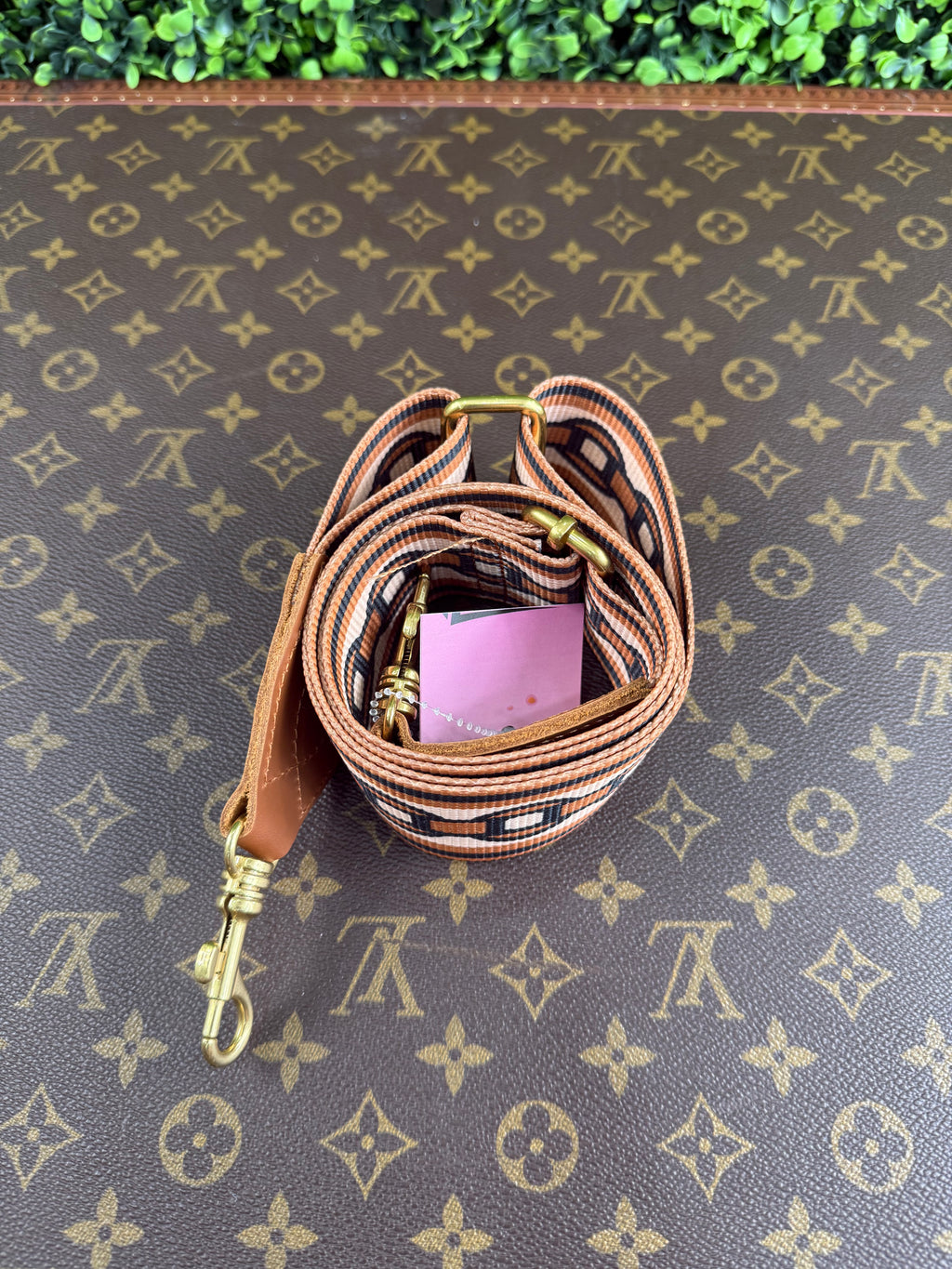 Chain-Styled Brown Strap
