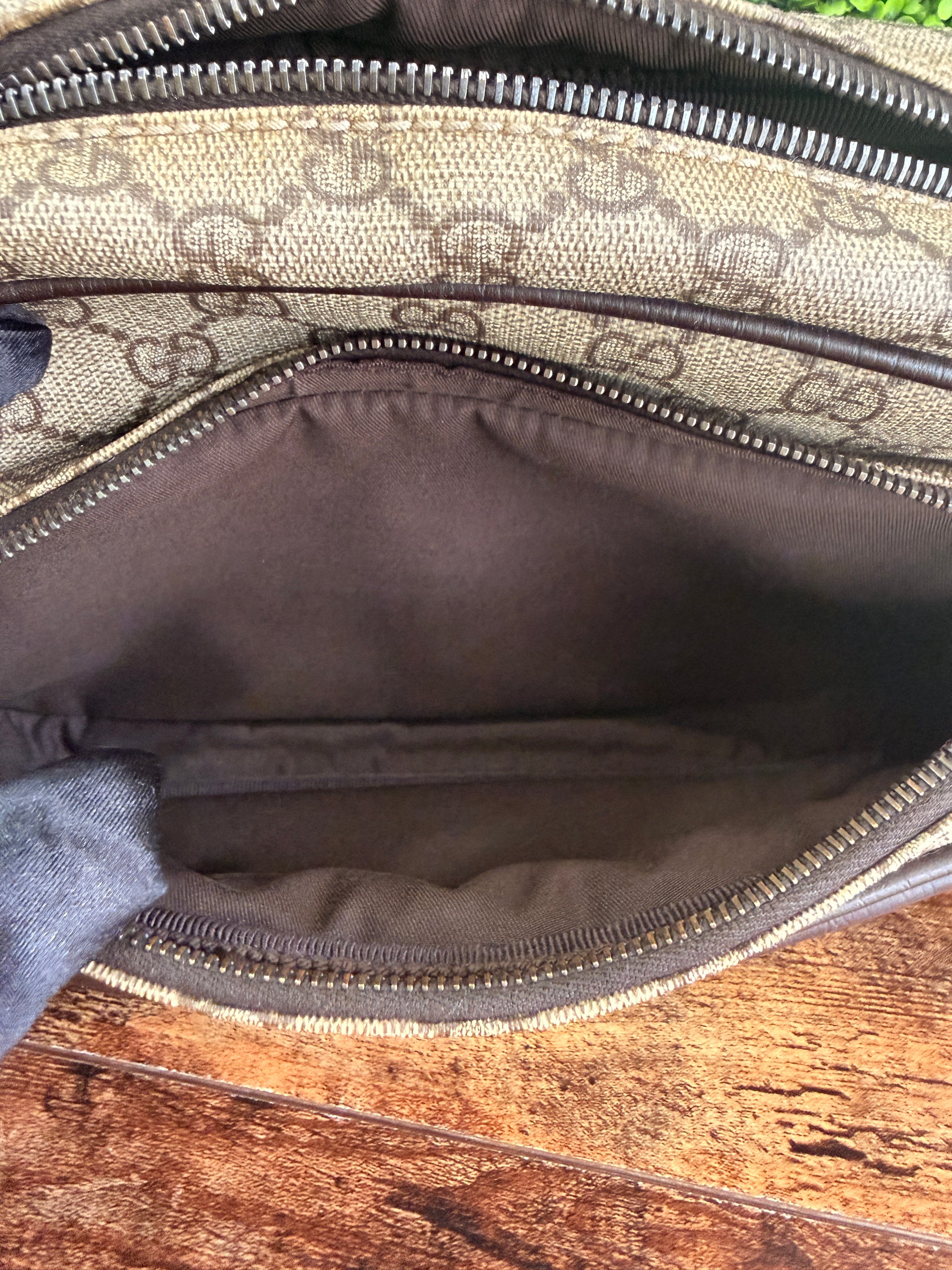Gucci GG Supreme Messenger Bag