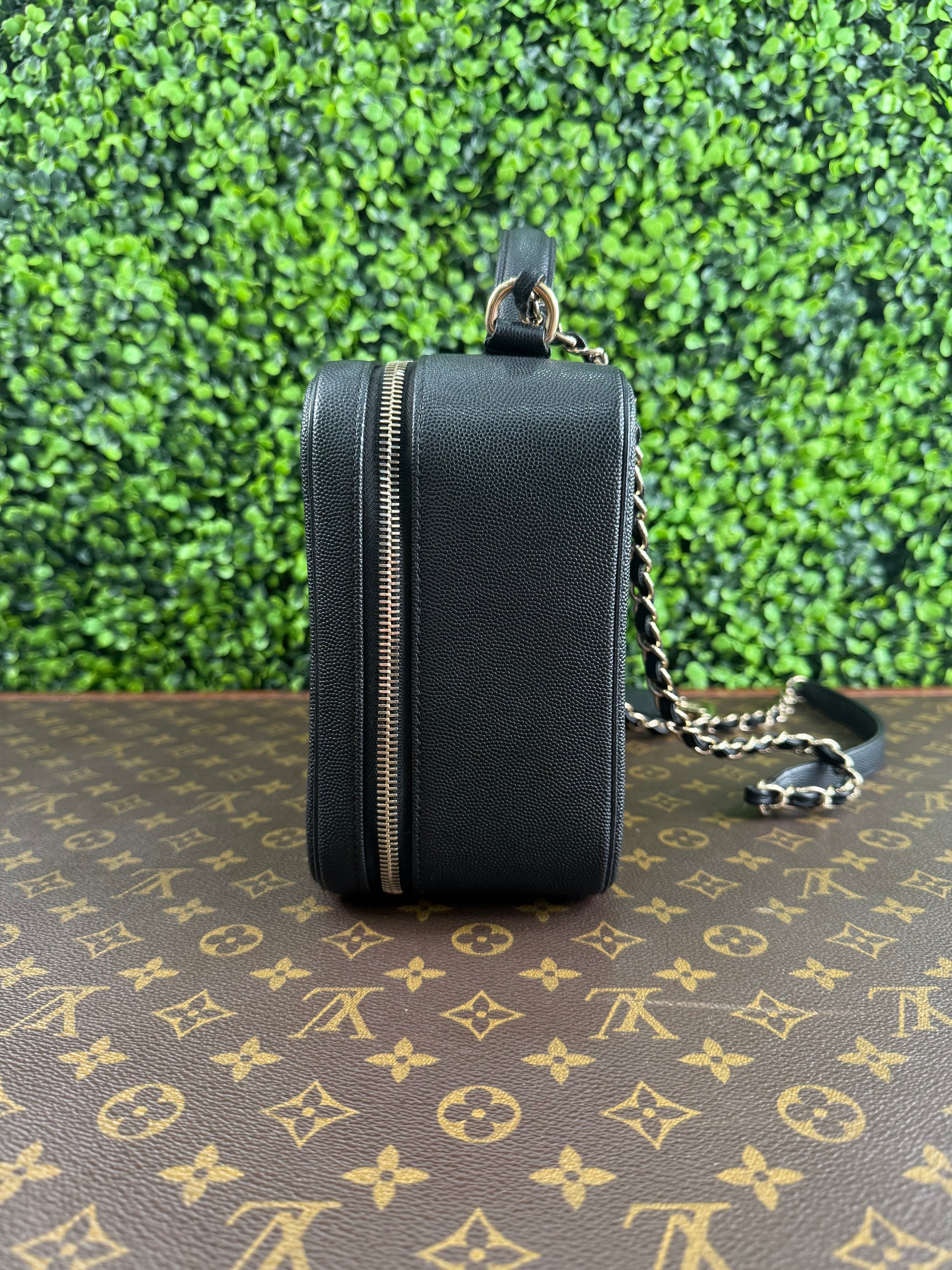 Chanel Filigree Quilted Caviar Vanity Case