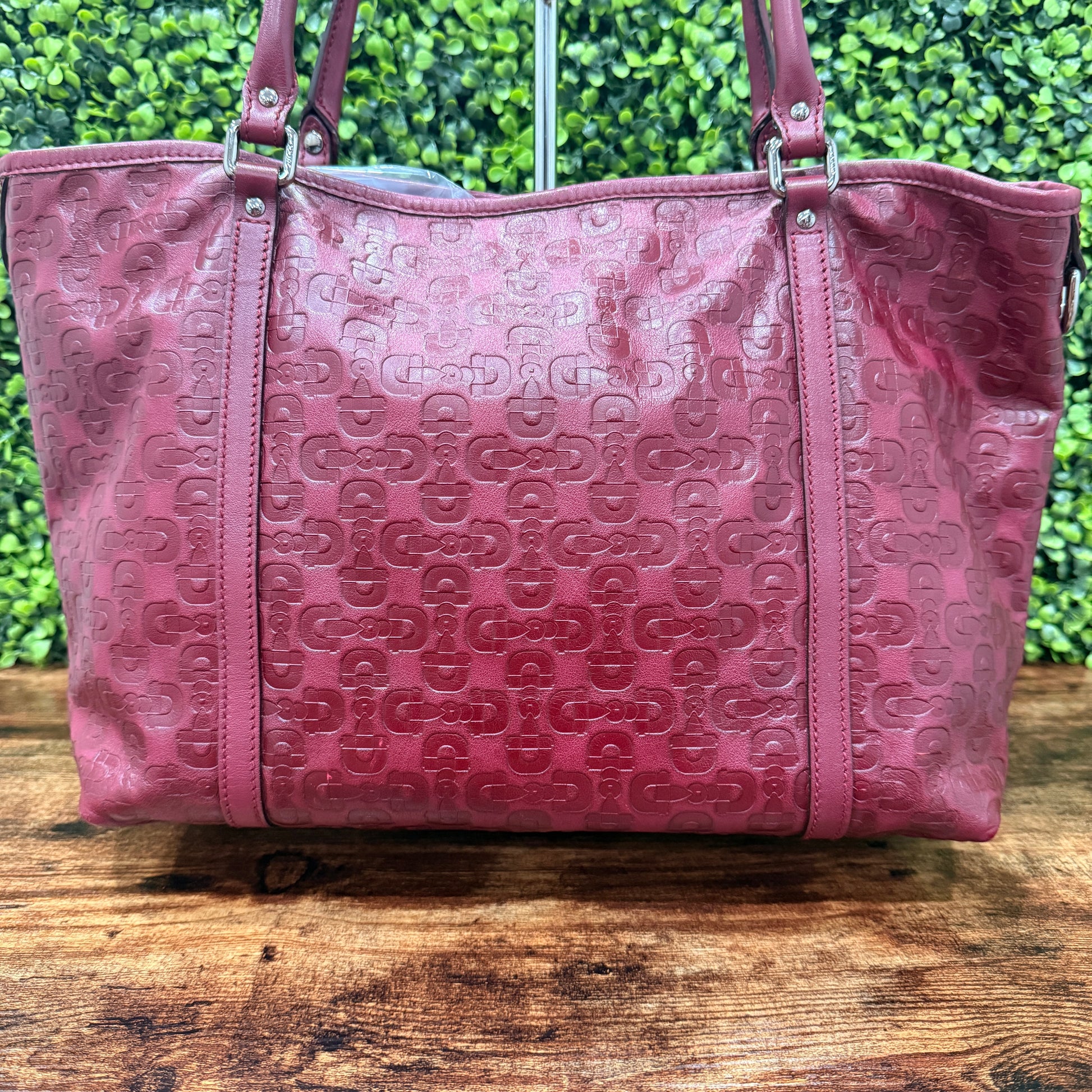Gucci Tote Embossed Leather Bag