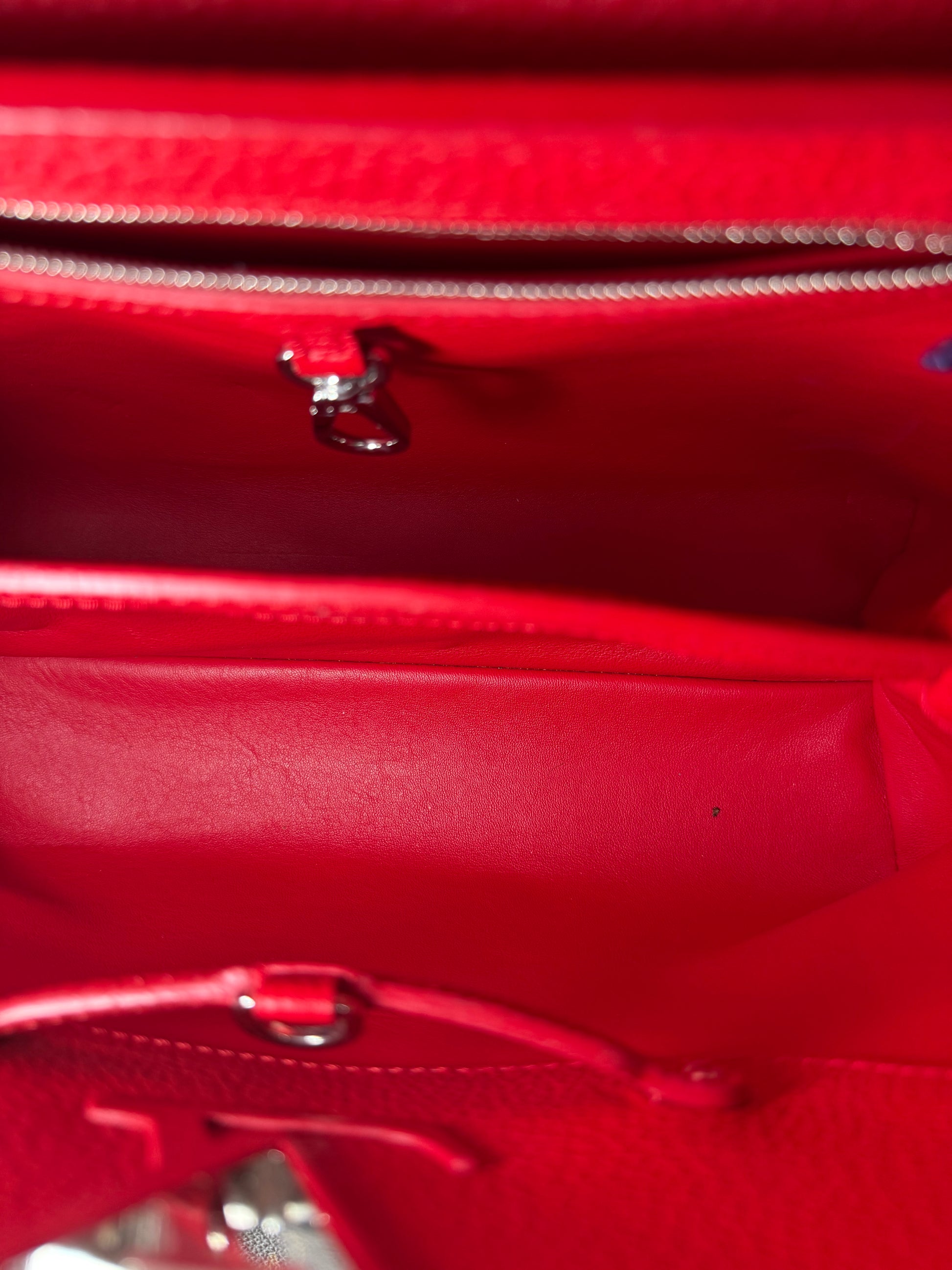 Louis Vuitton Capucines MM Red