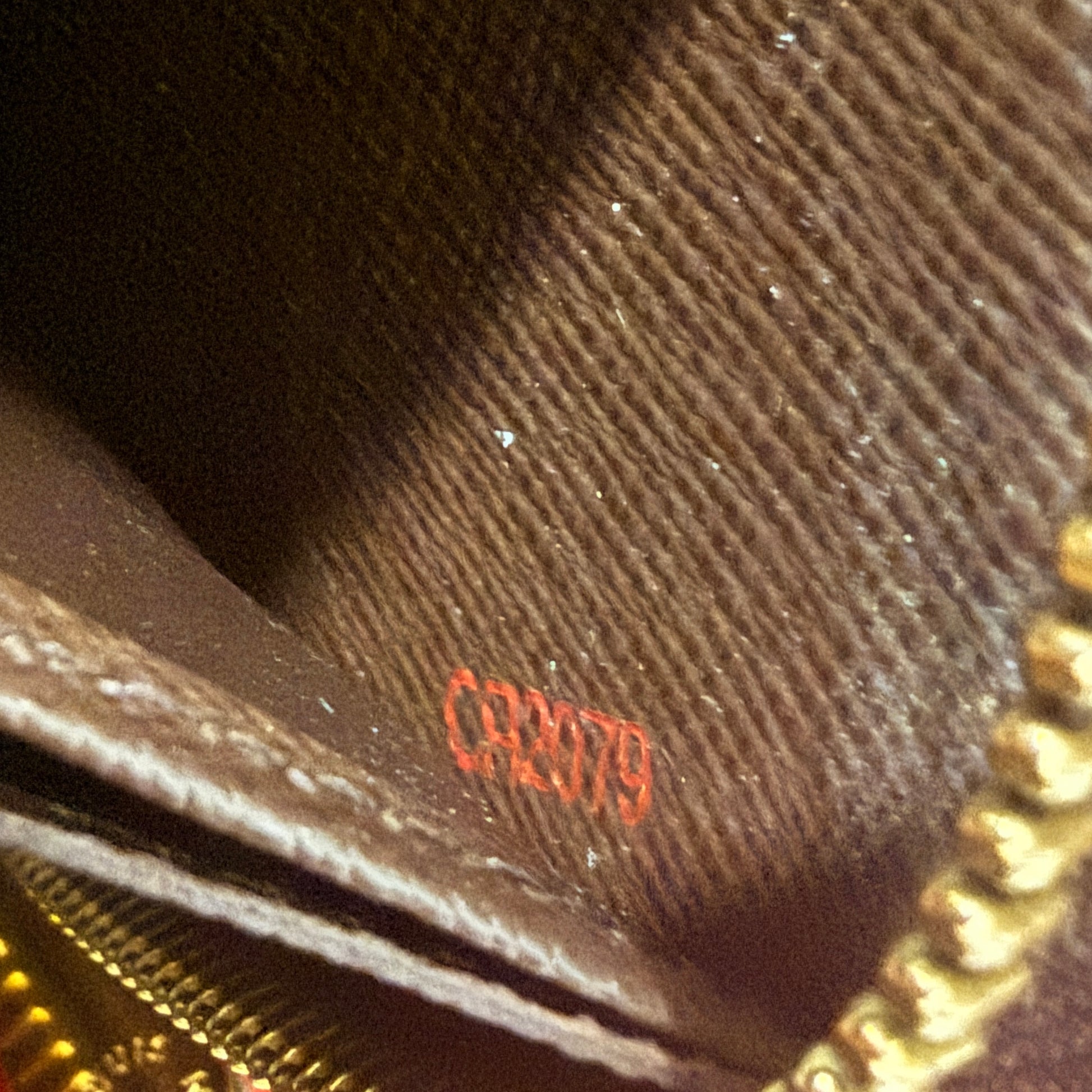 Louis Vuitton Zippy Wallet Damier Ebene