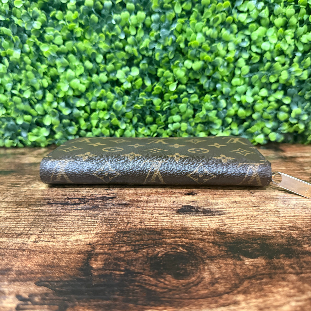 Louis Vuitton Zippy Wallet Monogram