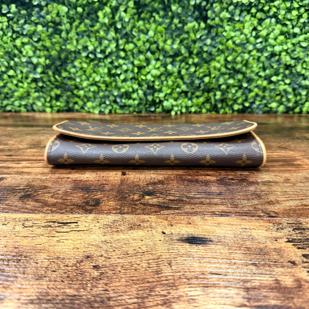 Louis Vuitton Monogram Pochette Twin GM