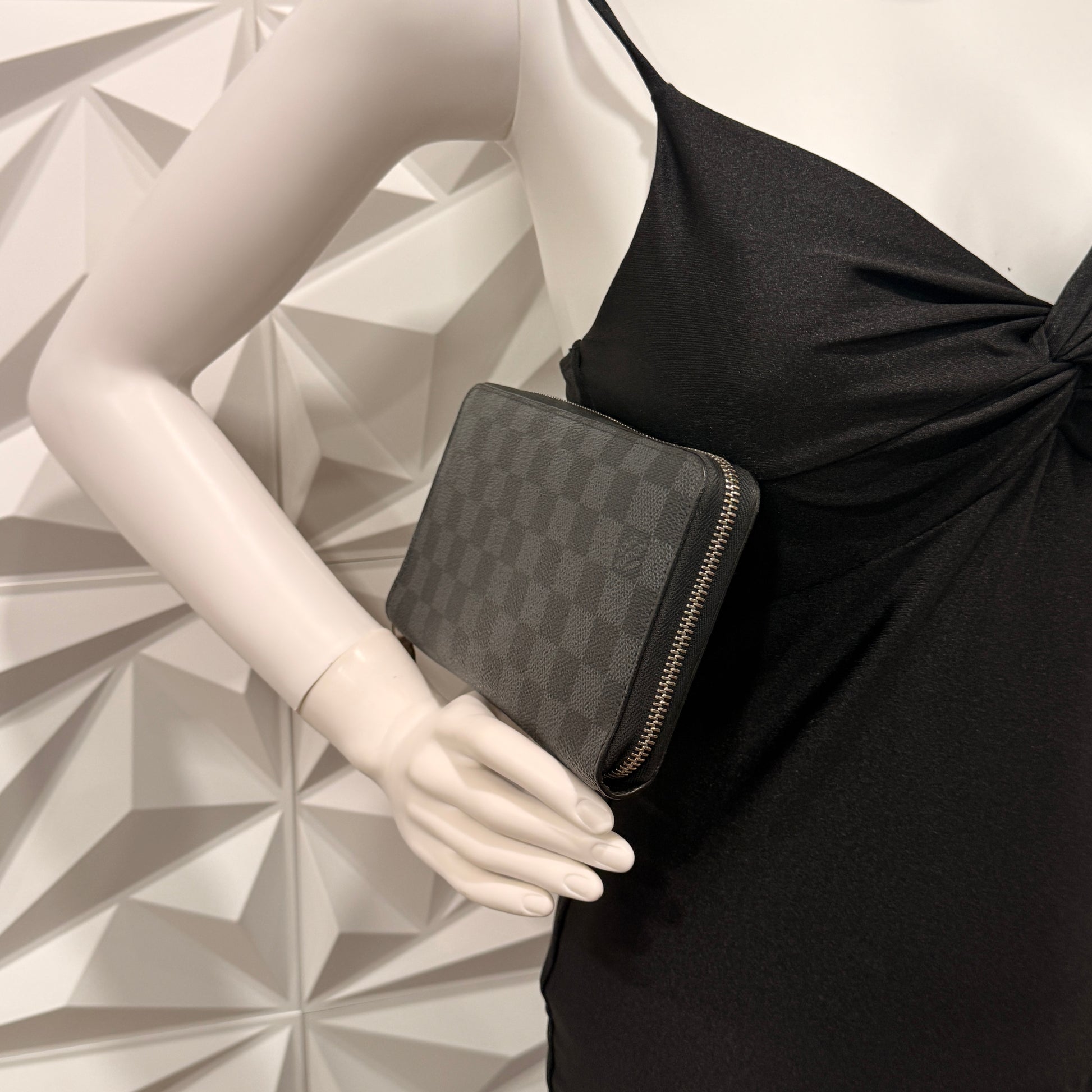 Louis Vuitton Damier Graphite Zippy Organizer Wallet