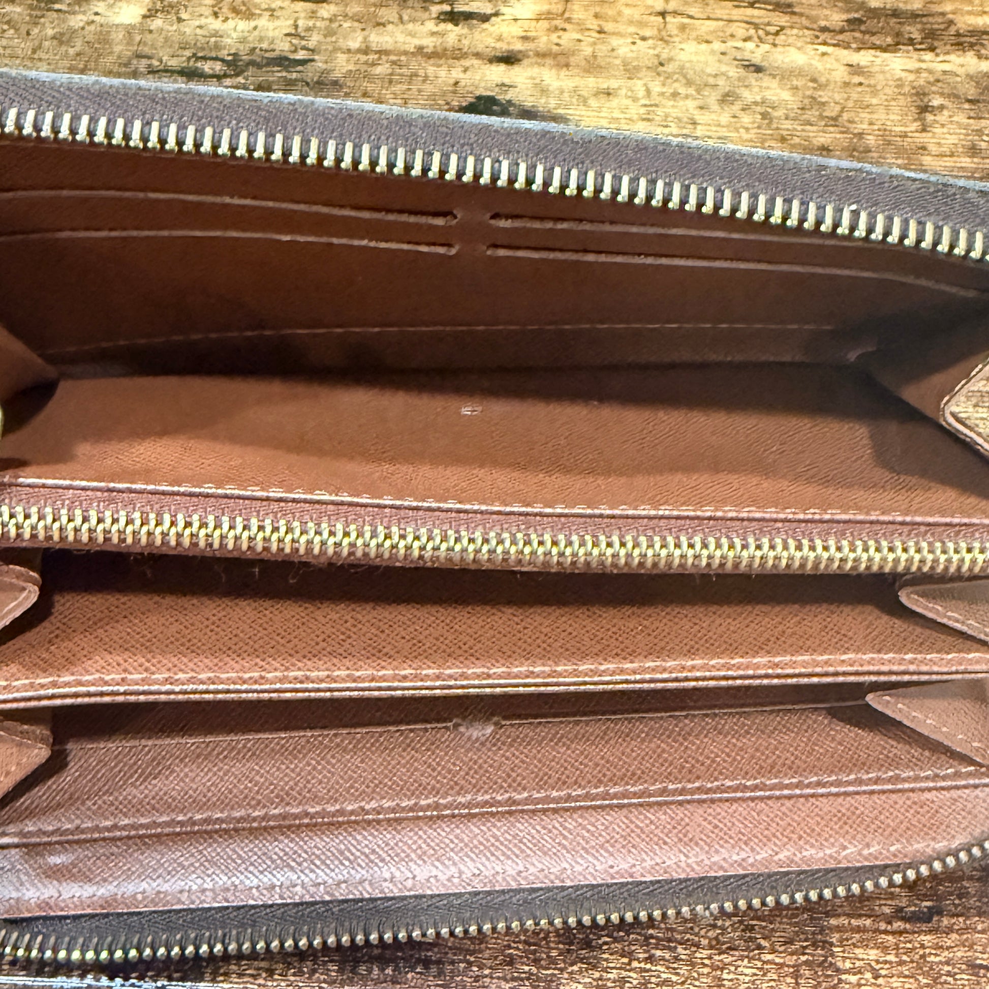 Louis Vuitton Zippy Wallet Monogram