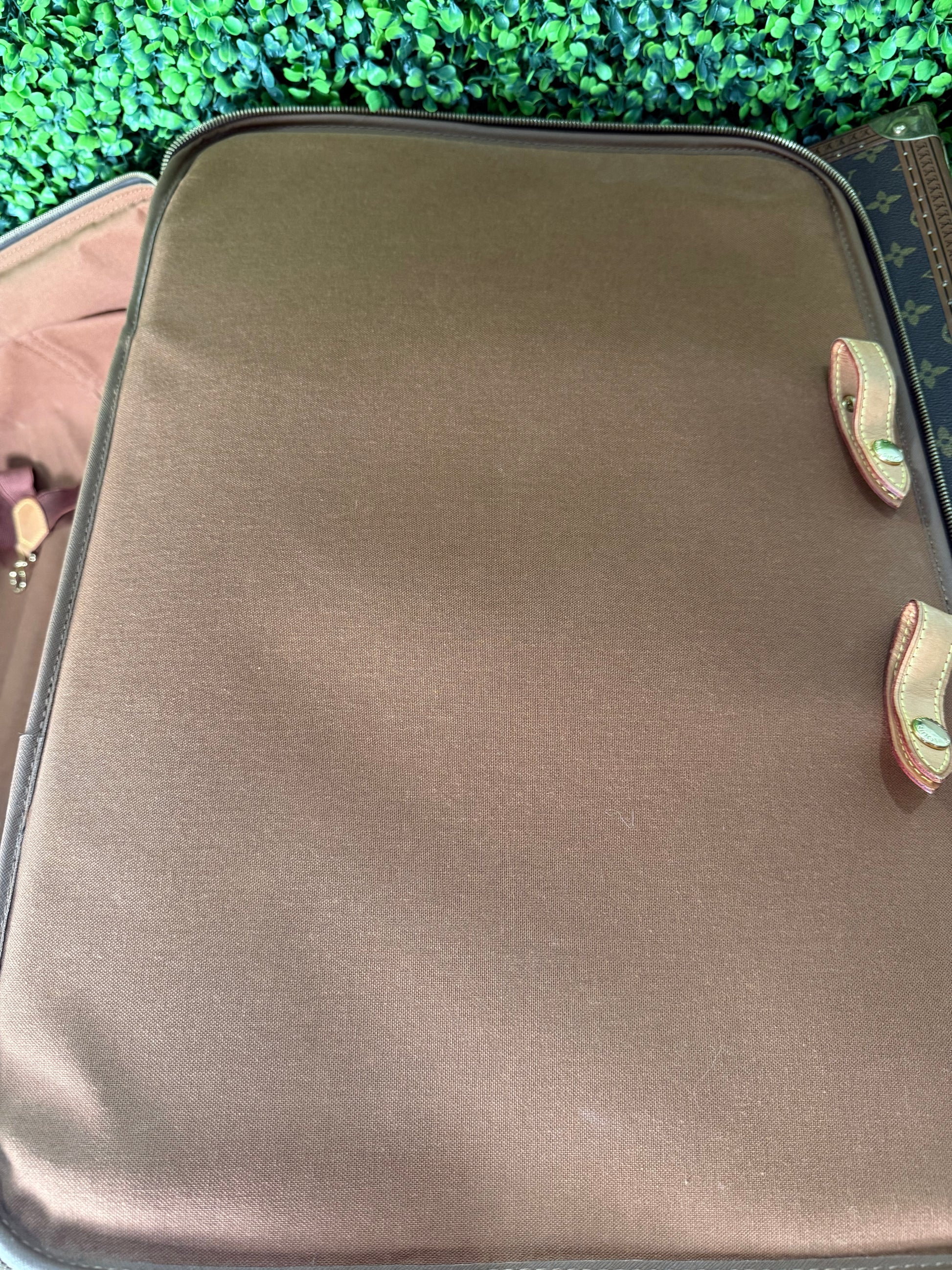 Louis Vuitton Pegase 55 Monogram