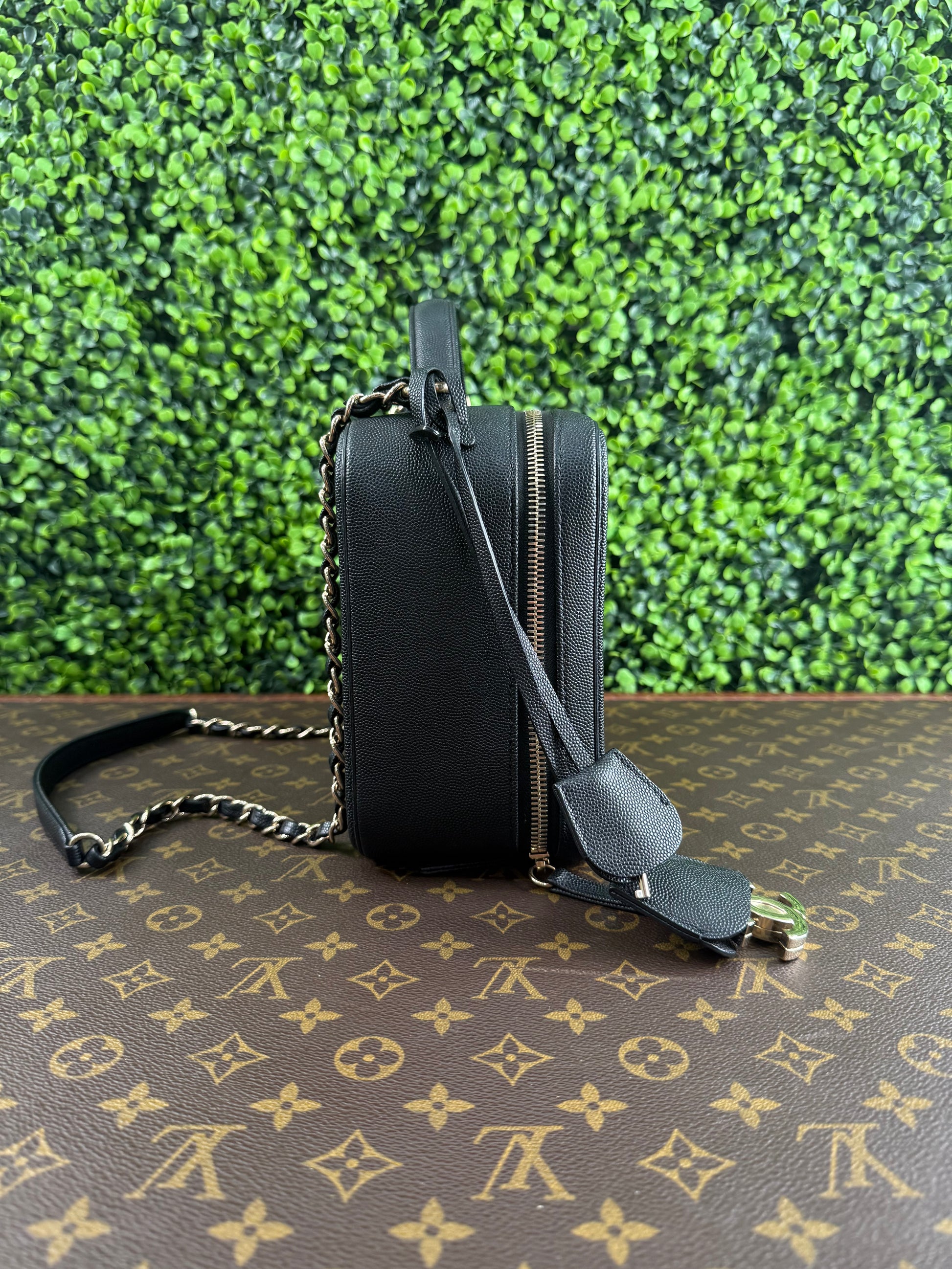 Chanel Filigree Quilted Caviar Vanity Case