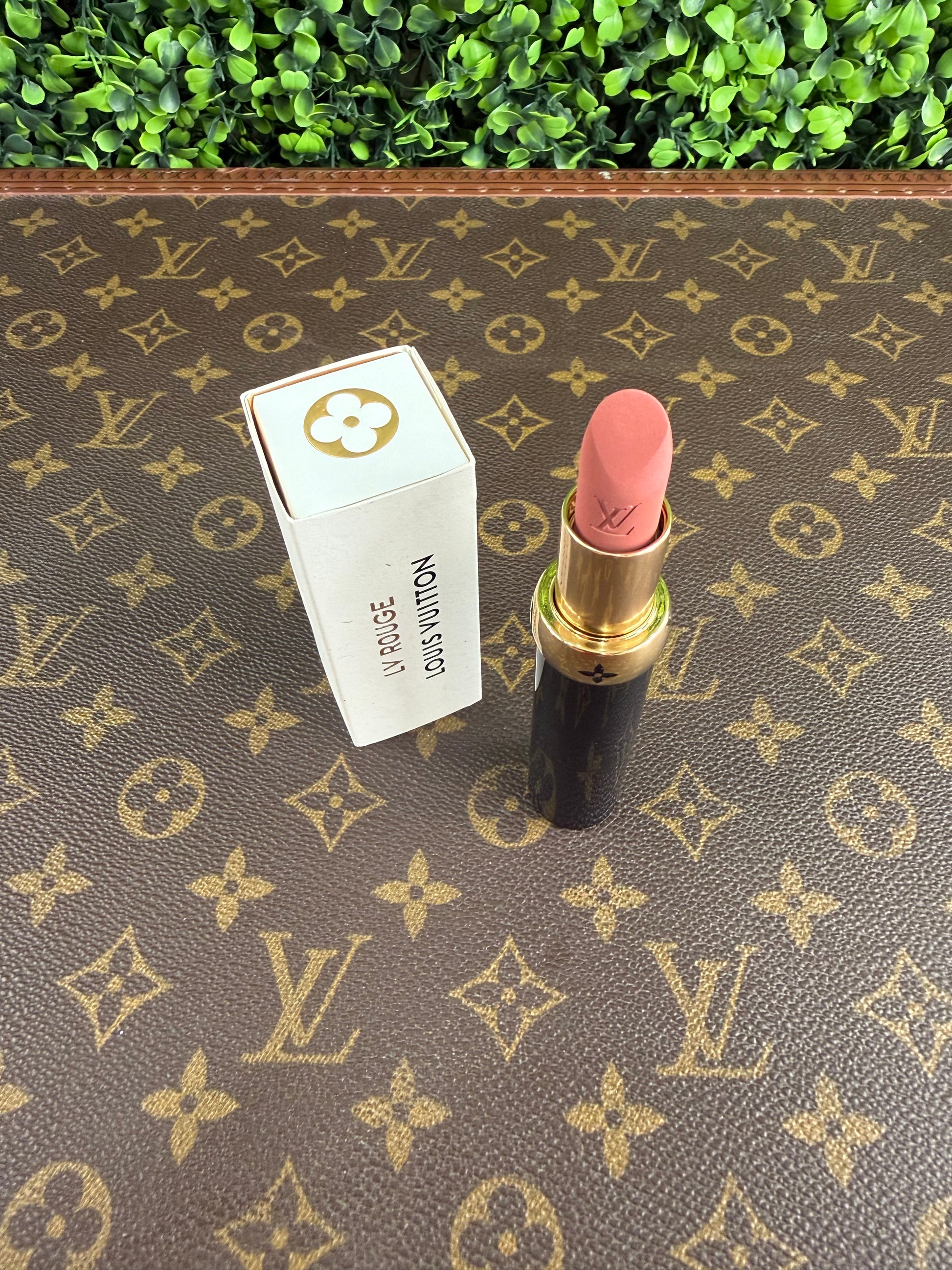Louis Vuitton Rouge The Great Escape Rechargeable