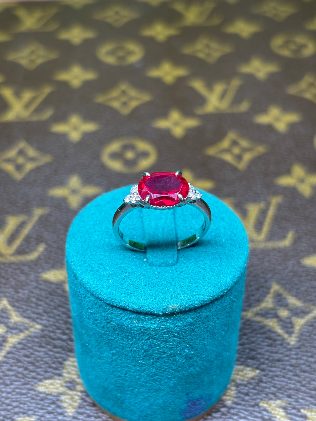 Ring White Gold 18K & Ruby