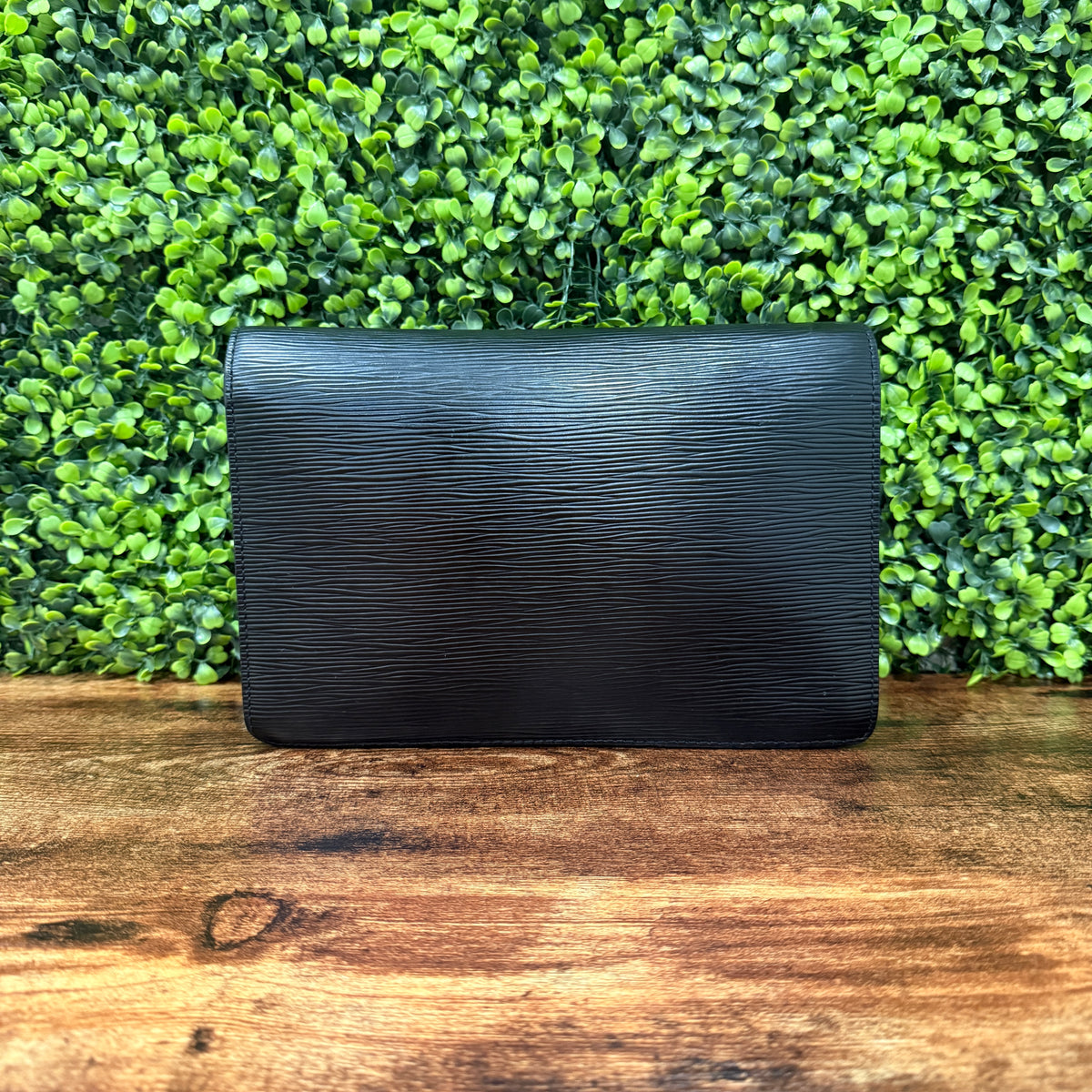 Louis Vuitton Dragonne Clutch Bag Noir Epi