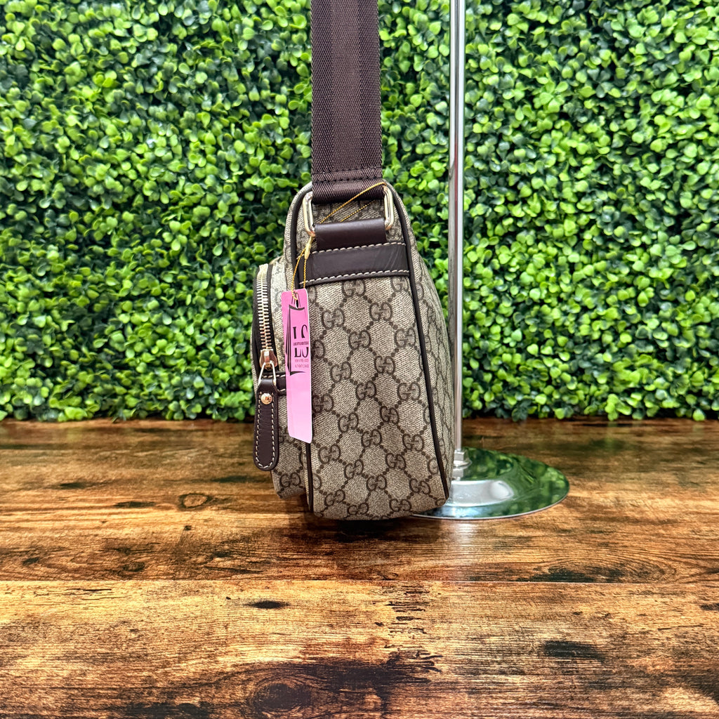Gucci Messenger Supreme GG