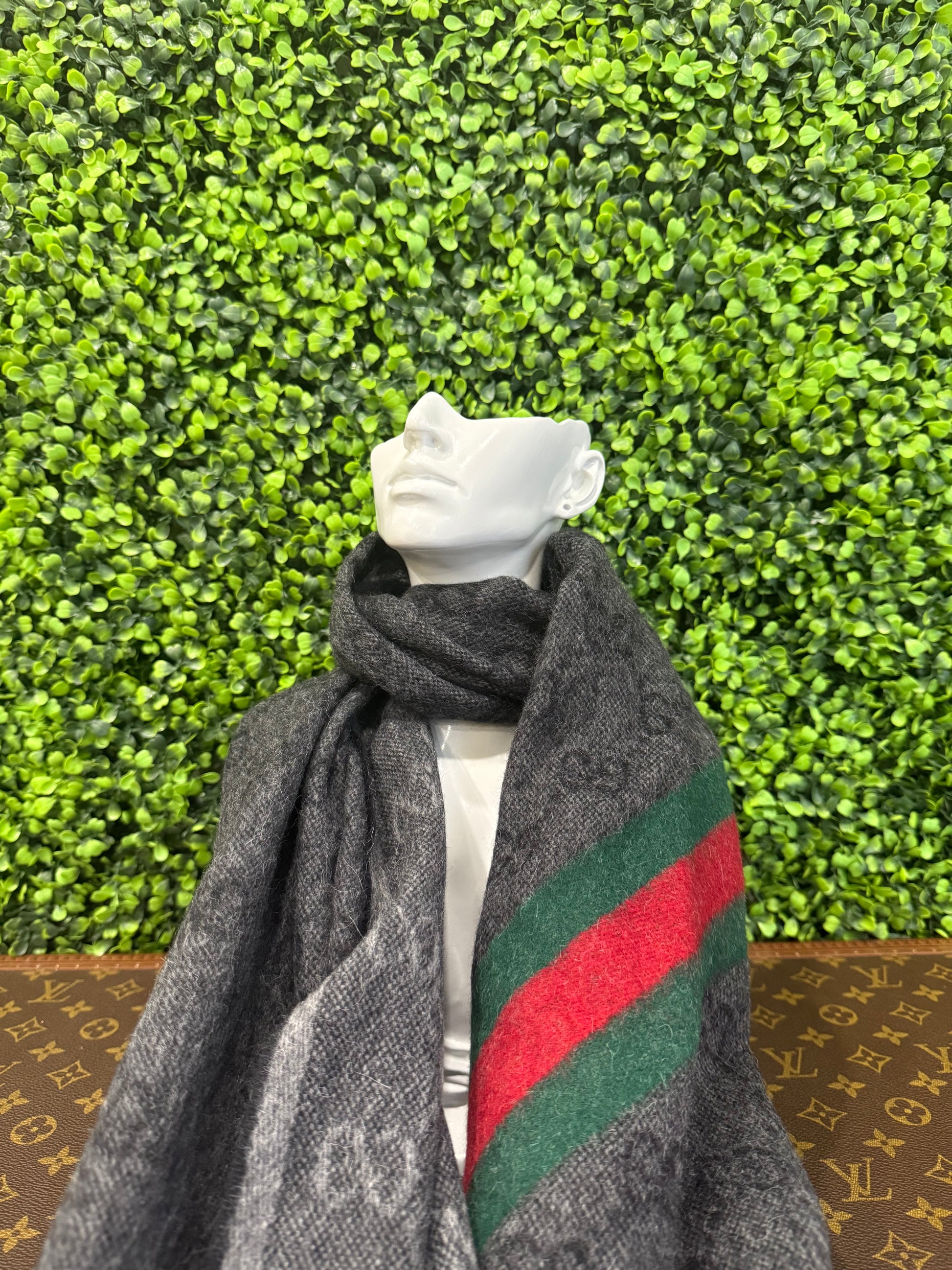 Gucci Men’s GG Gray Scarf