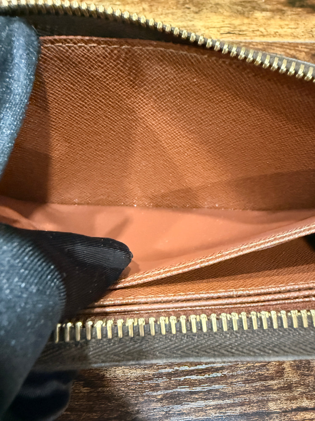 Louis Vuitton Zippy Wallet Monogram