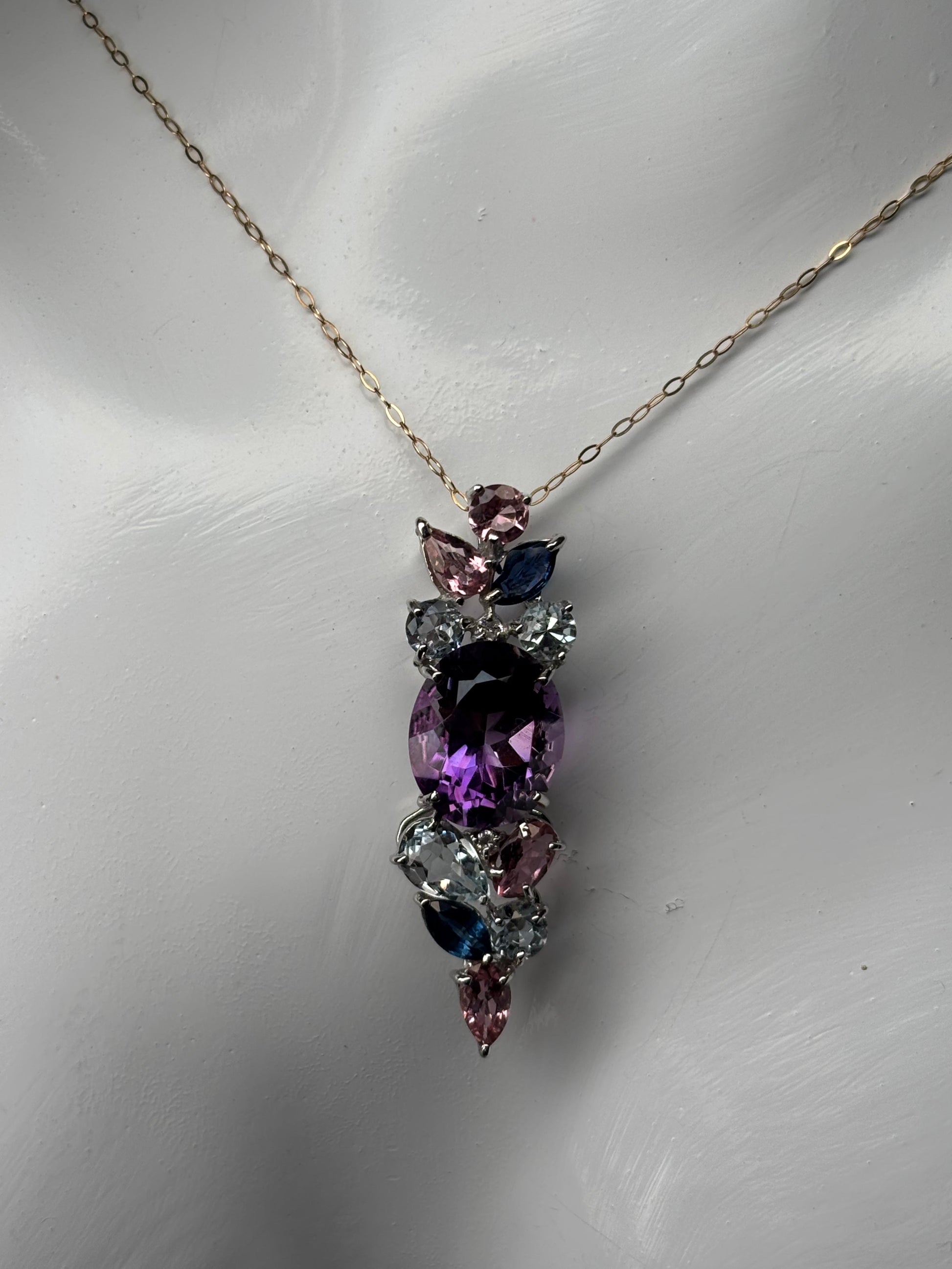 Pendant White Gold 18K w/Sapphires