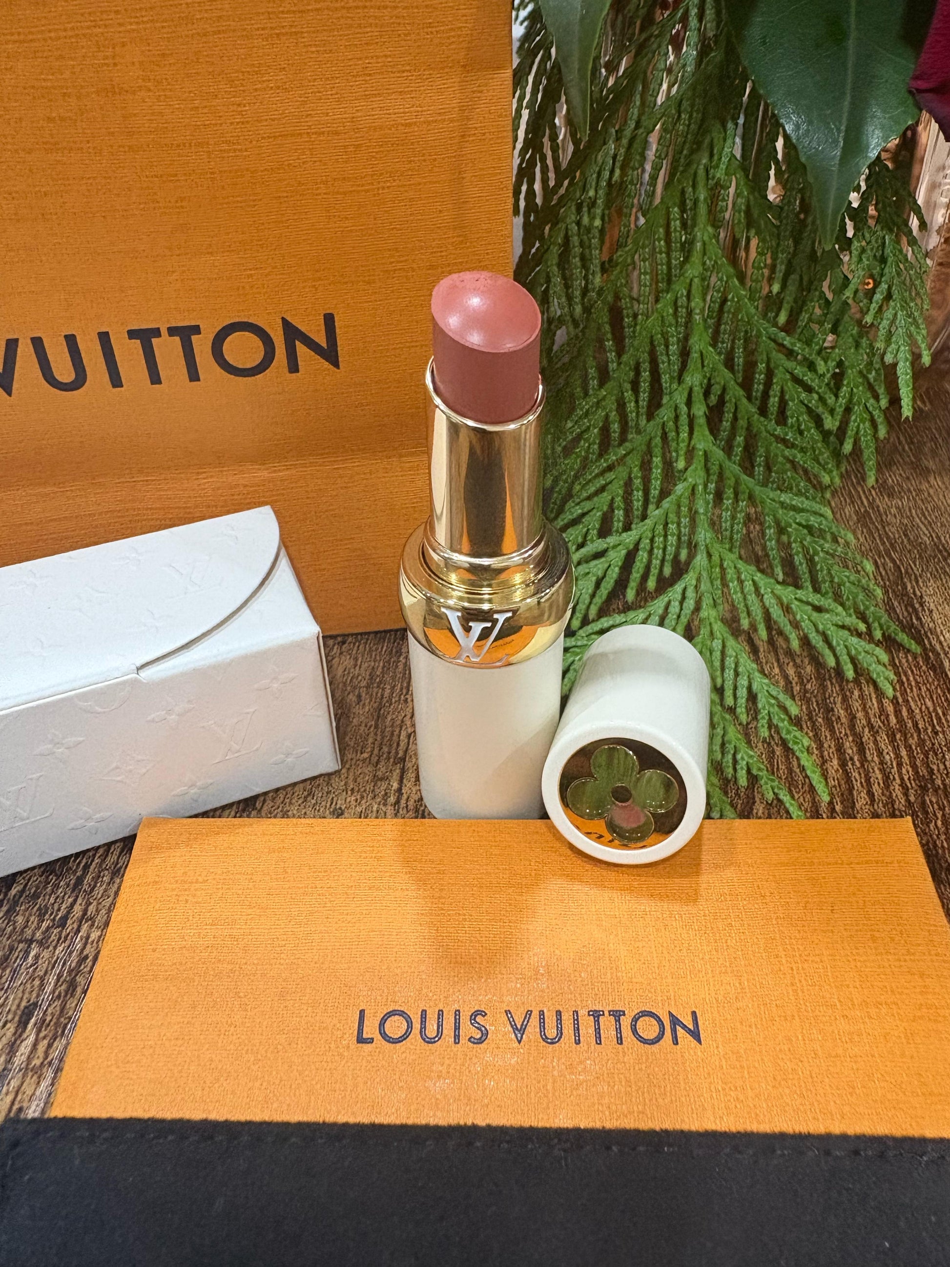Louis Vuitton Makeup Baume Sheer 010 Nude Poetry