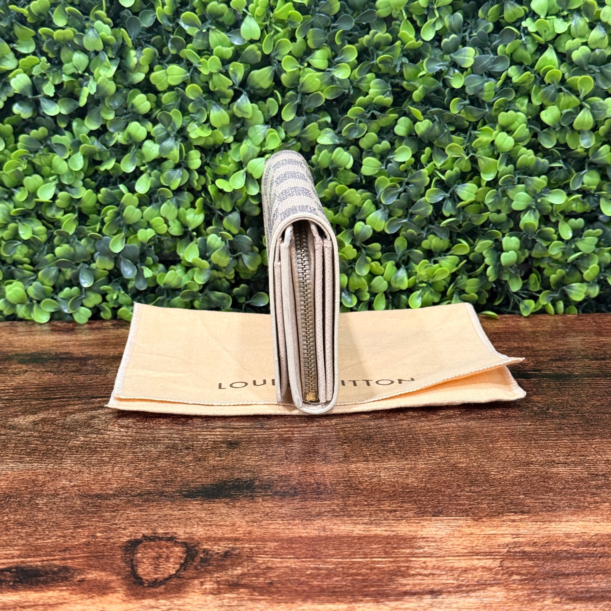 Louis Vuitton Azur Portefeuille Tresor Wallet