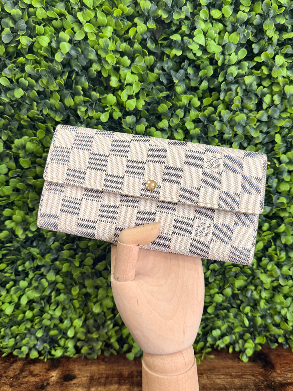 Louis Vuitton Sarah Wallet Damier Azur