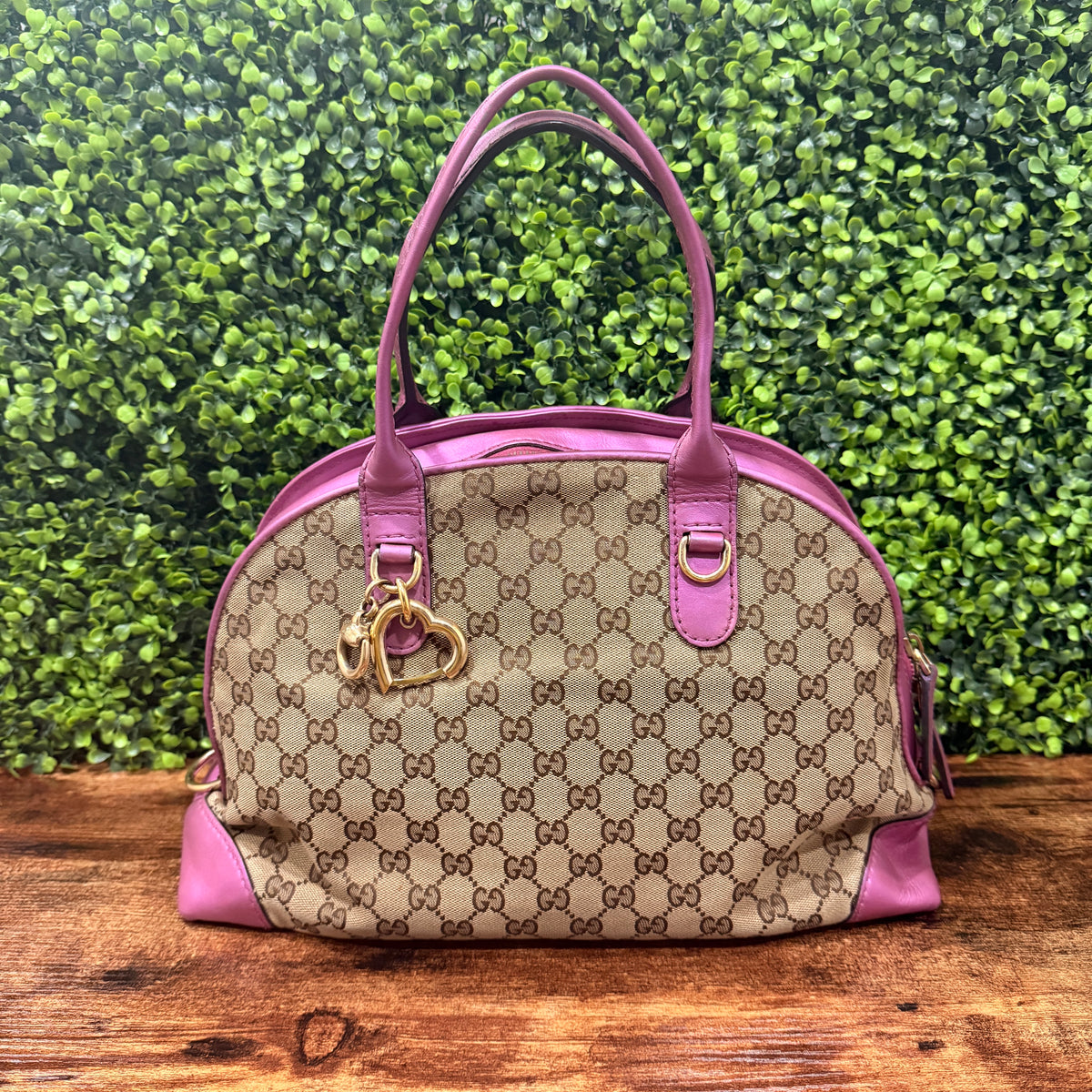 Gucci GG Canvas Heart Bit Pink