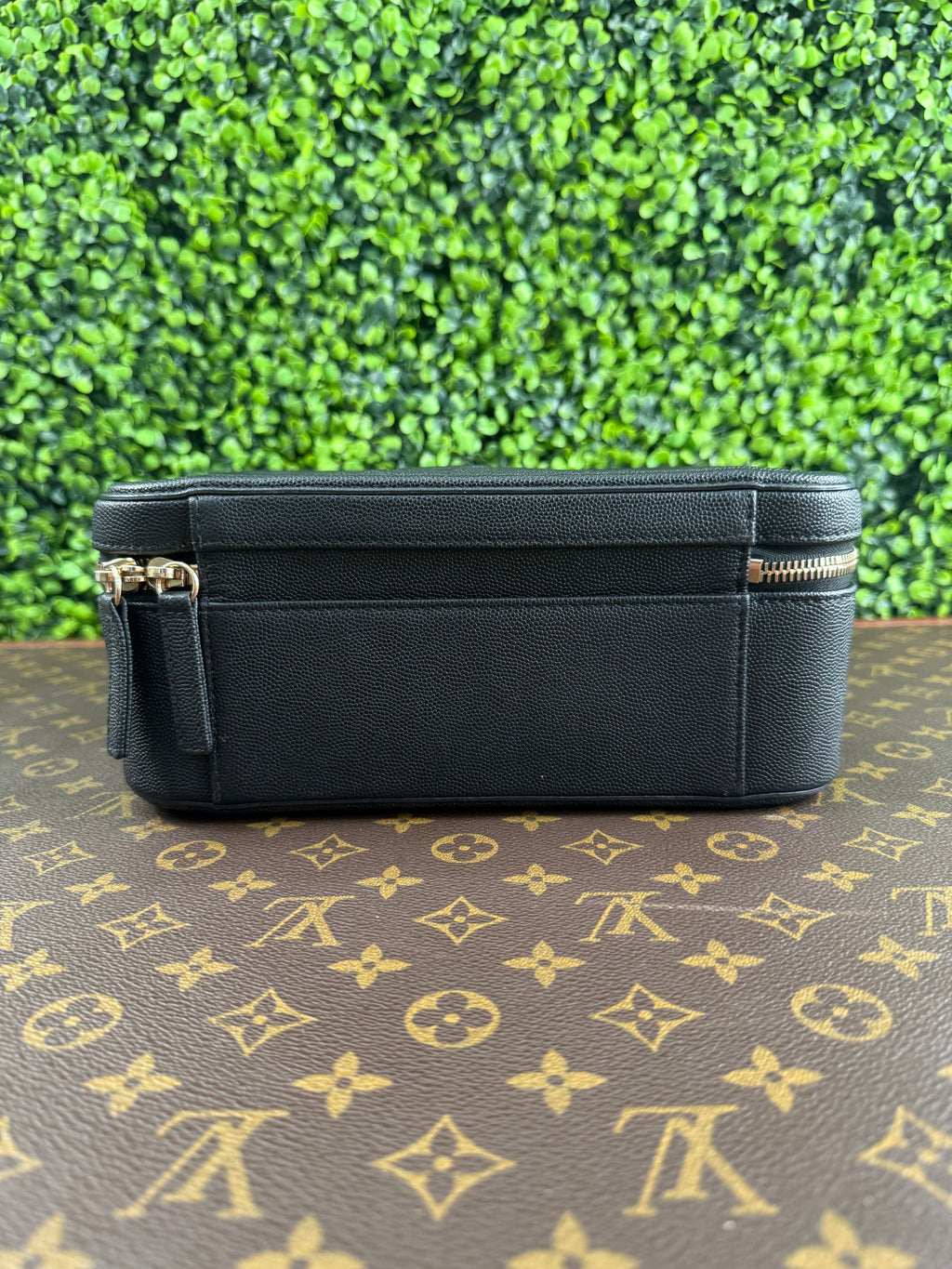 Chanel Filigree Quilted Caviar Vanity Case