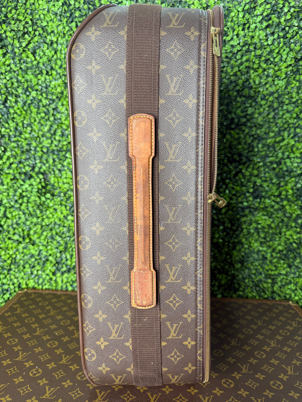 Louis Vuitton Pegase 55 Monogram
