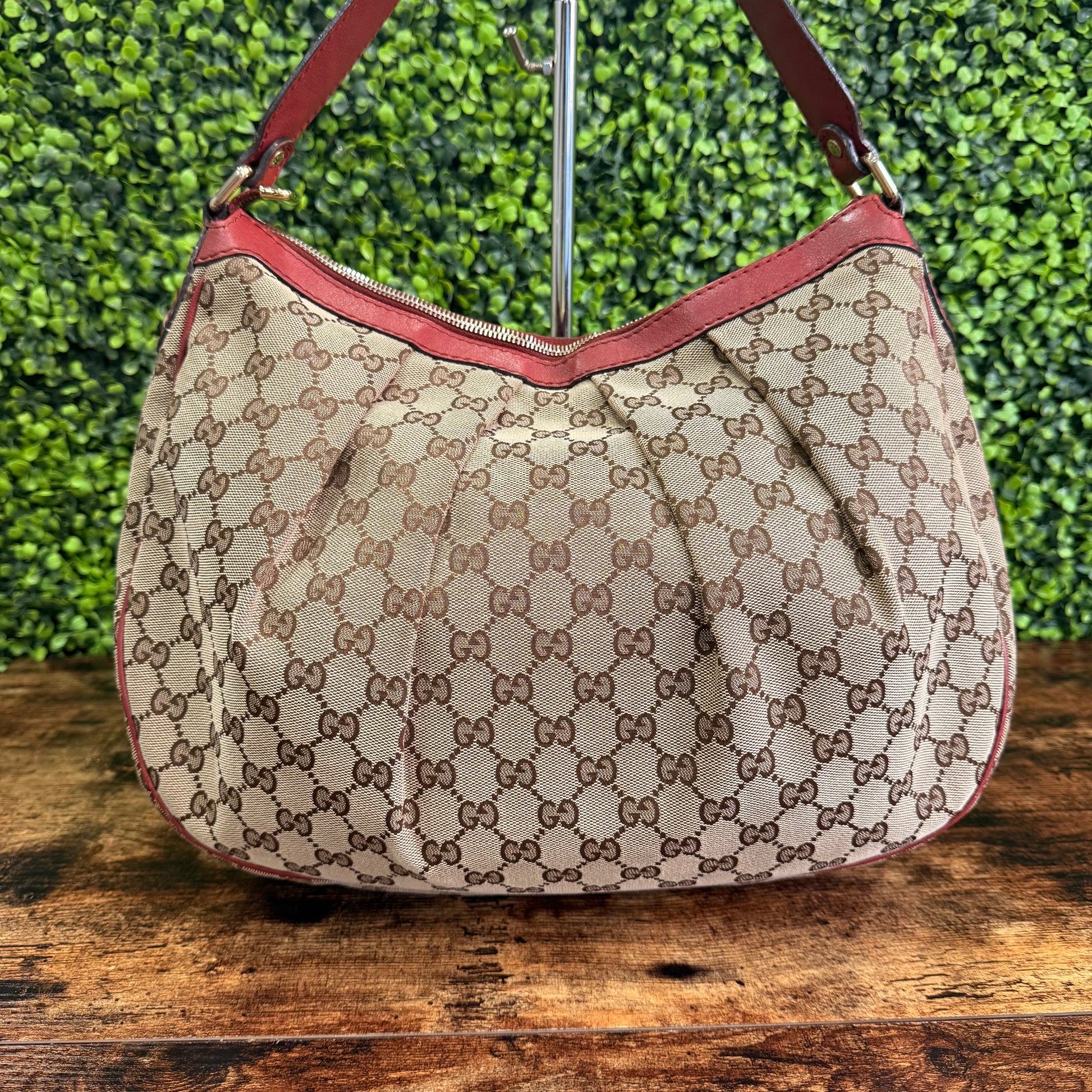 Gucci Sukey Canvas Hobo Medium
