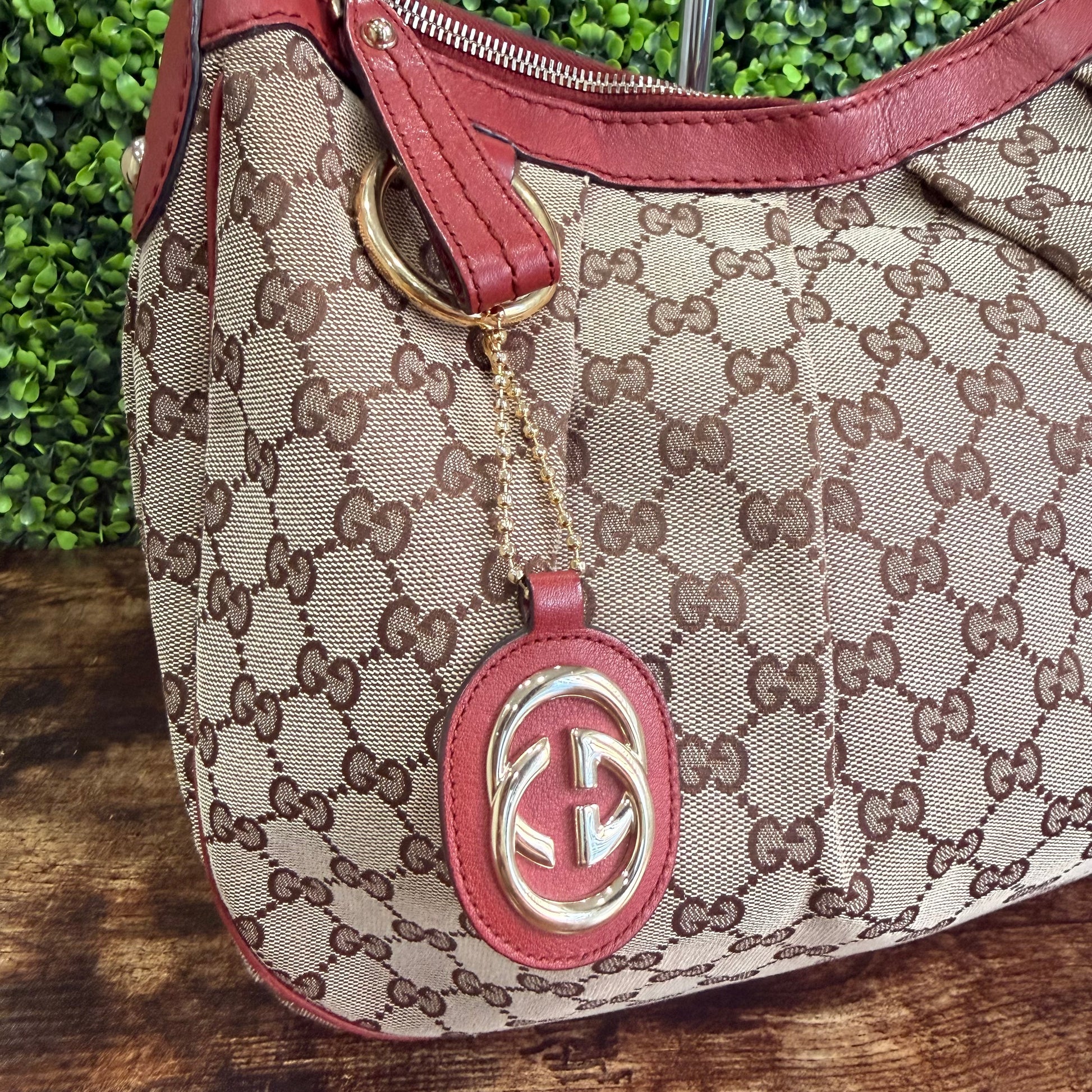 Gucci Sukey Canvas Hobo Medium