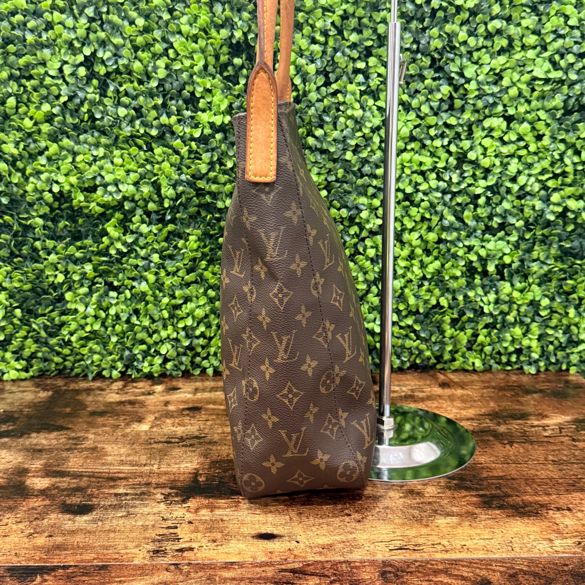 Louis Vuitton Looping Handbag Monogram