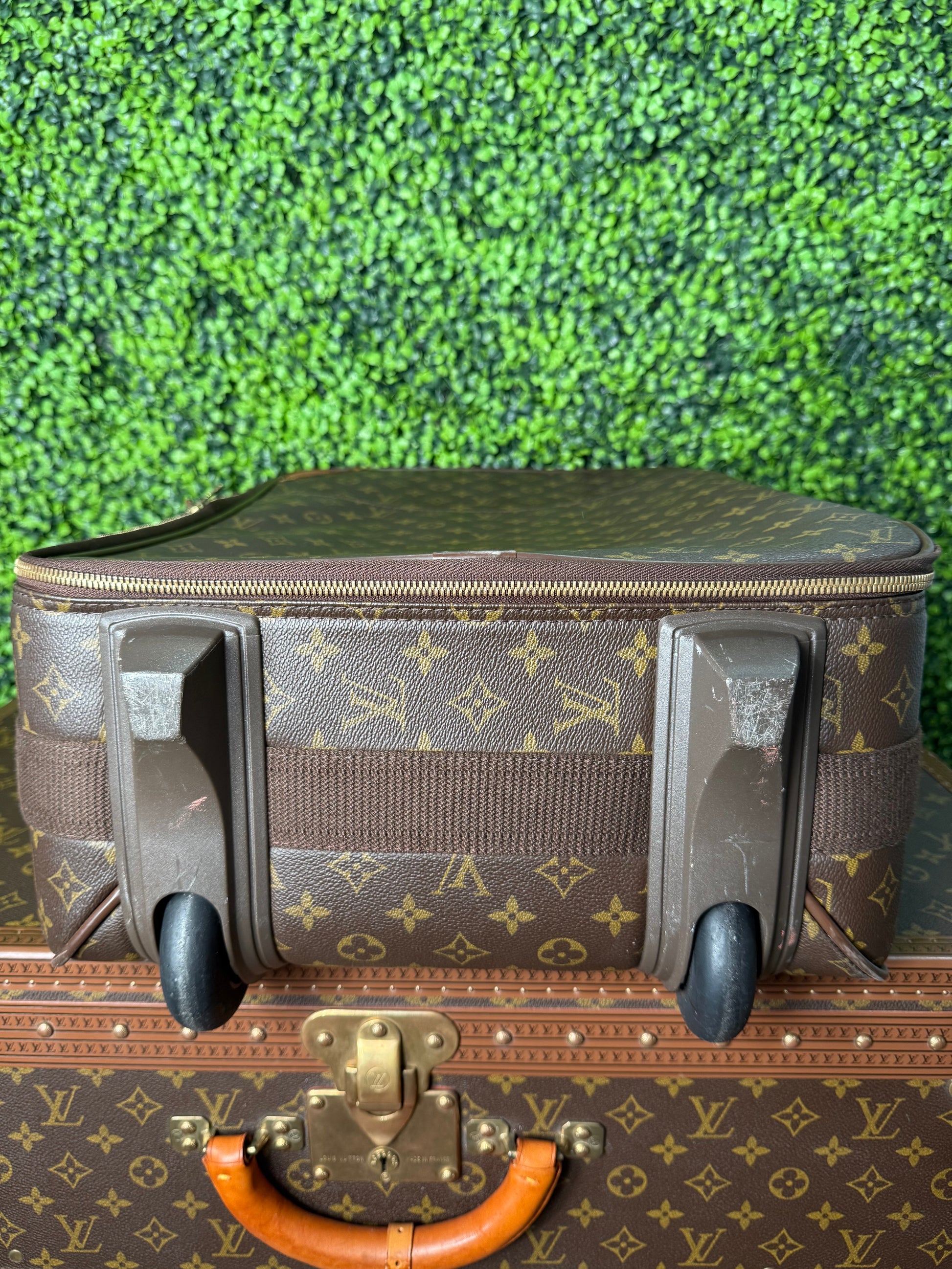Louis Vuitton Pegase 55 Monogram