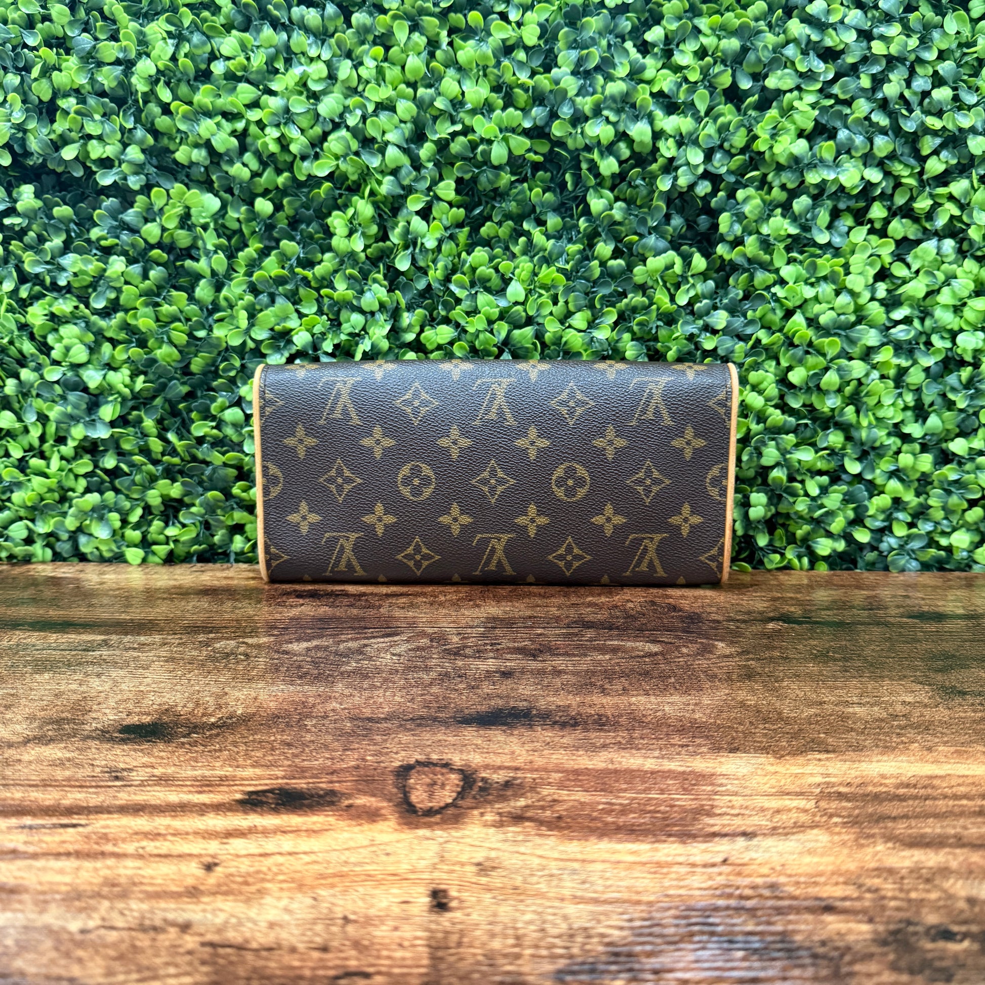 Louis Vuitton Monogram Pochette Twin GM
