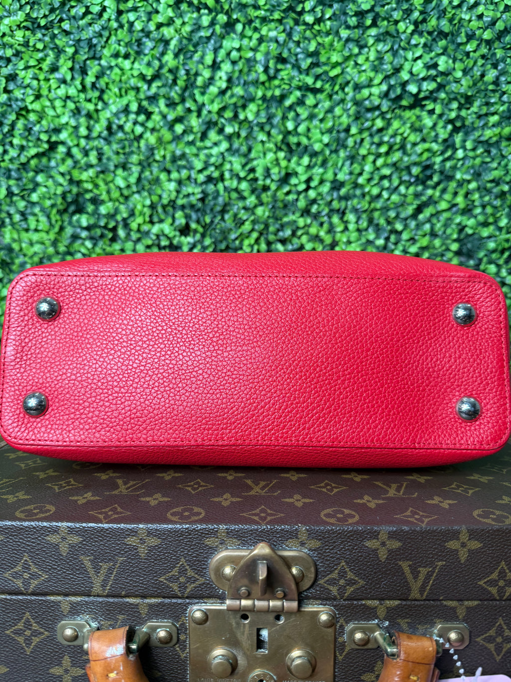 Louis Vuitton Capucines MM Red