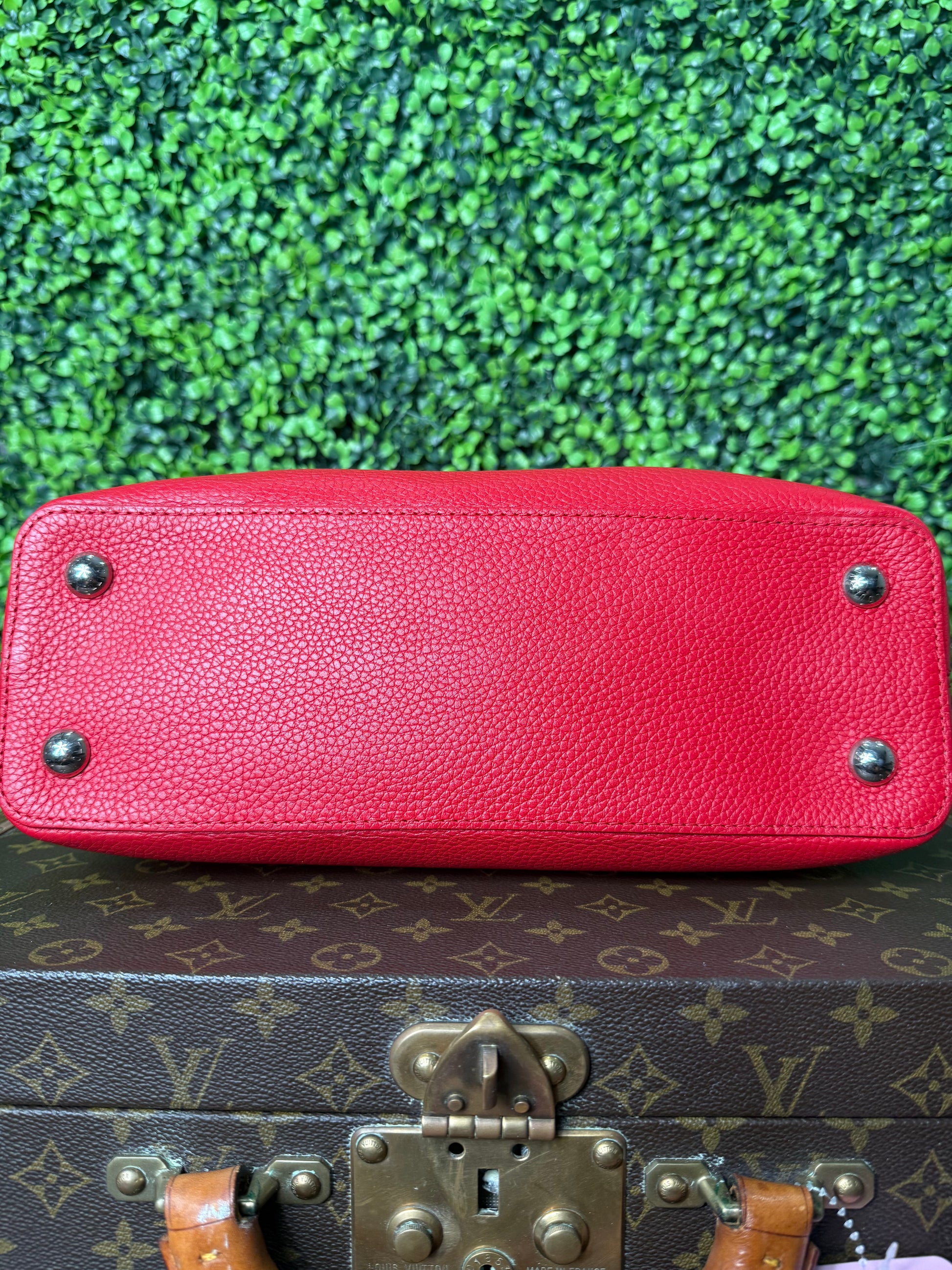 Louis Vuitton Capucines MM Red