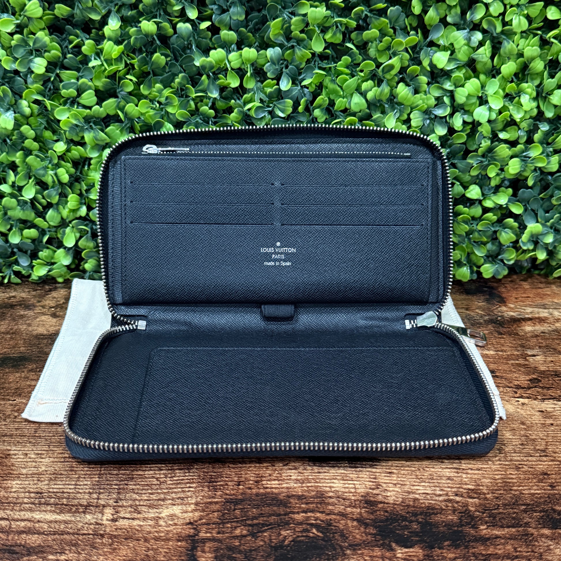 Louis Vuitton Damier Graphite Zippy Organizer Wallet