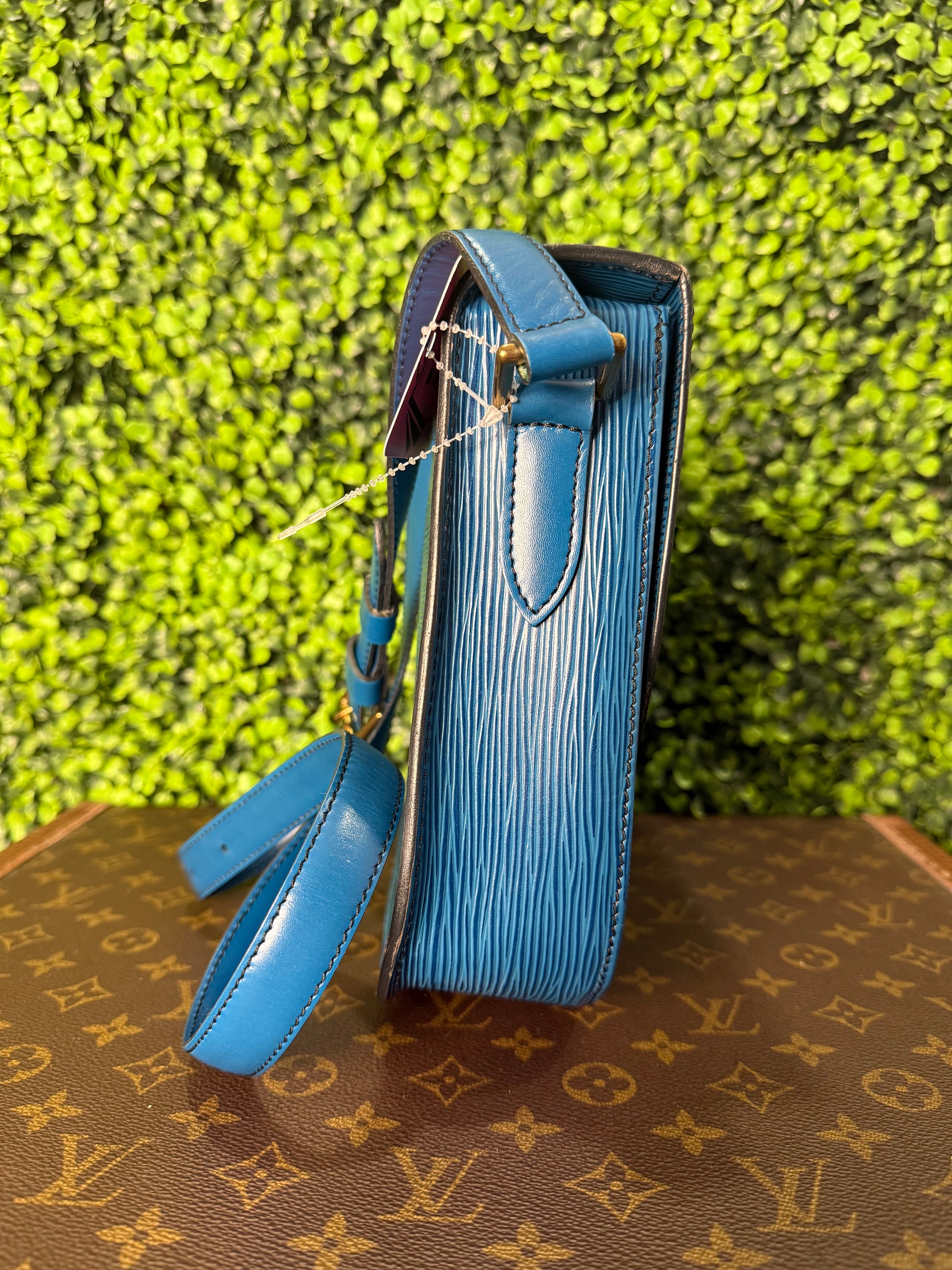 Louis Vuitton Saint Cloud Epi Blue