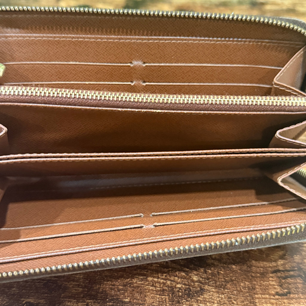Louis Vuitton Zippy Wallet Monogram
