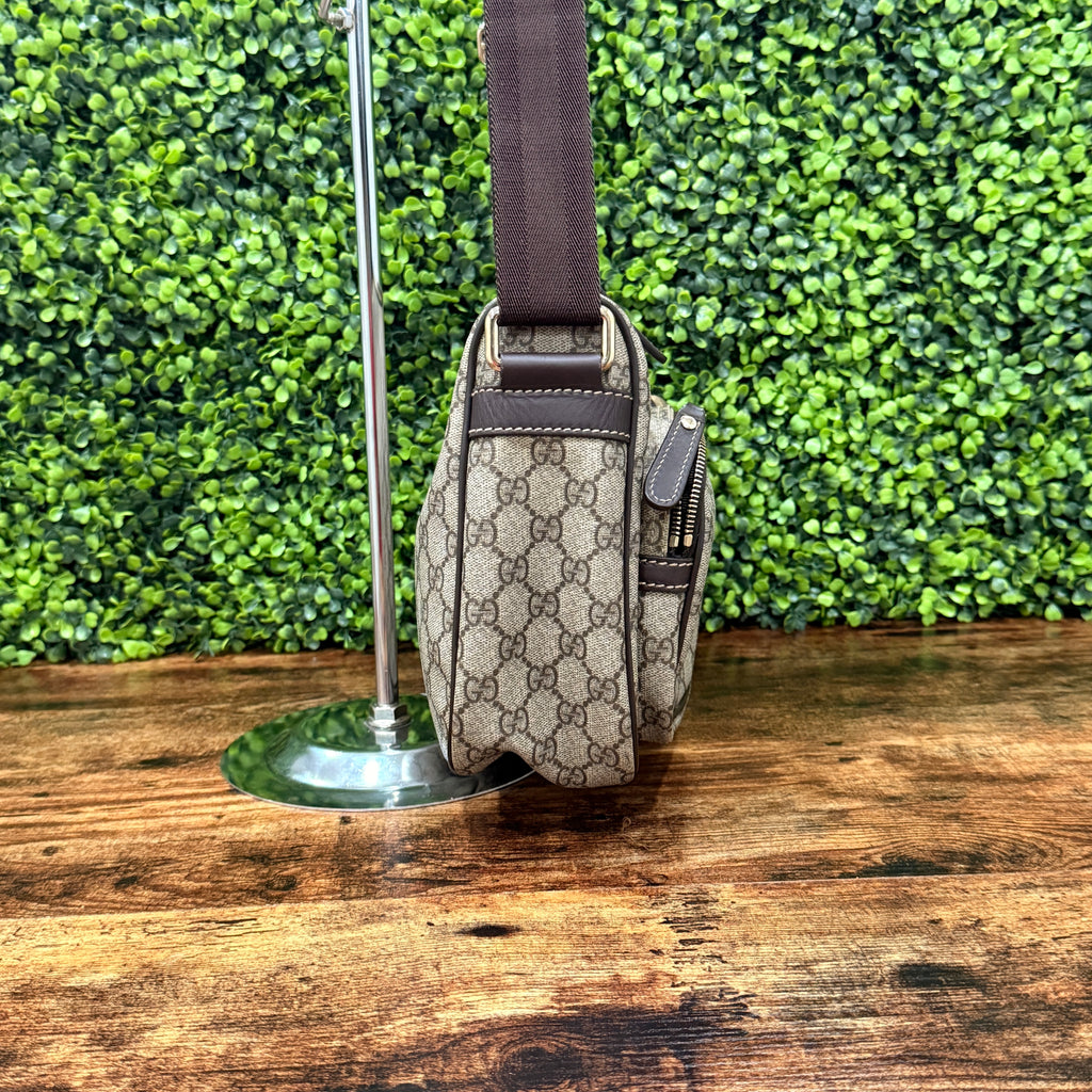 Gucci Messenger Supreme GG